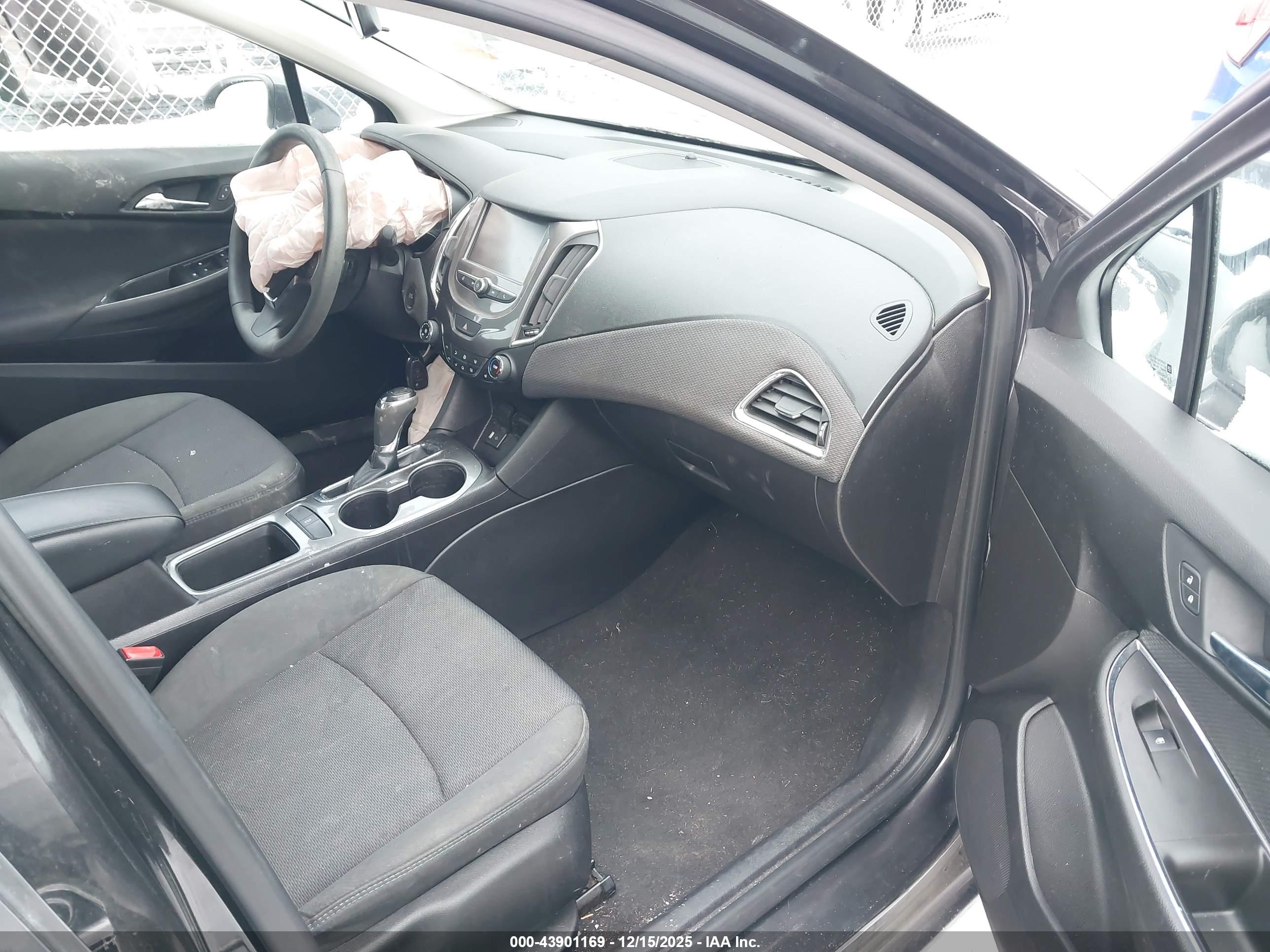 CHEVROLET CRUZE image 5