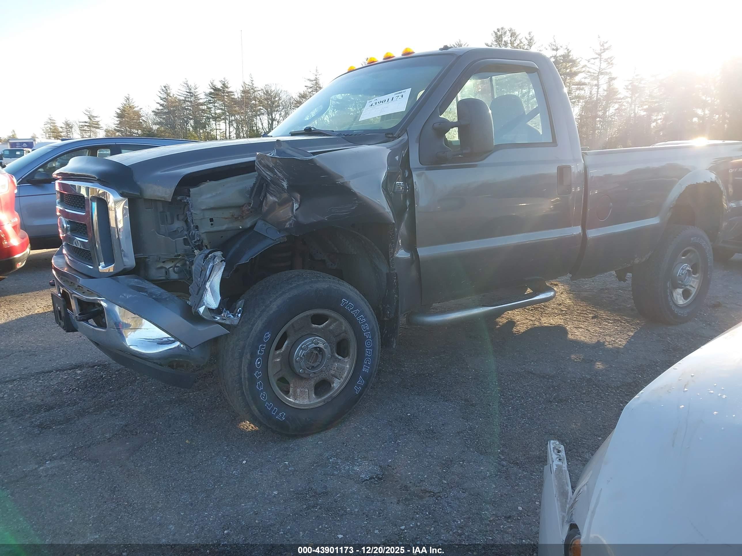 FORD SUPER image 2