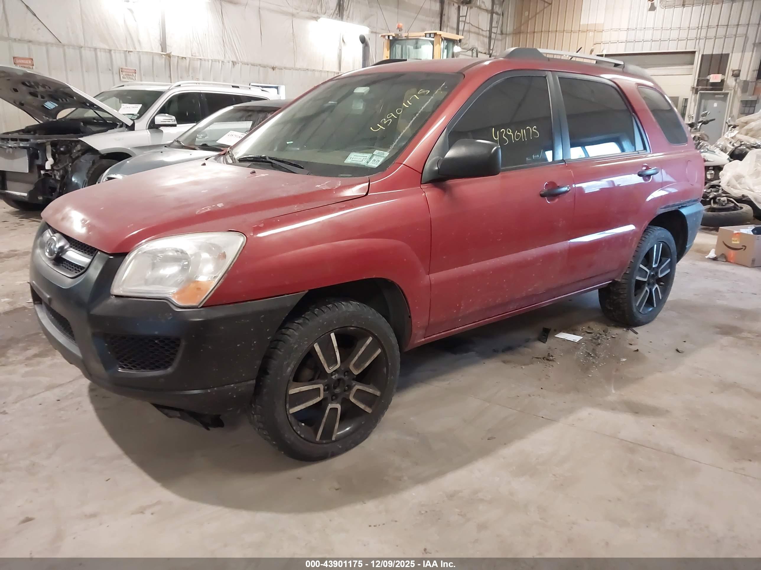 KIA SPORTAGE image 2