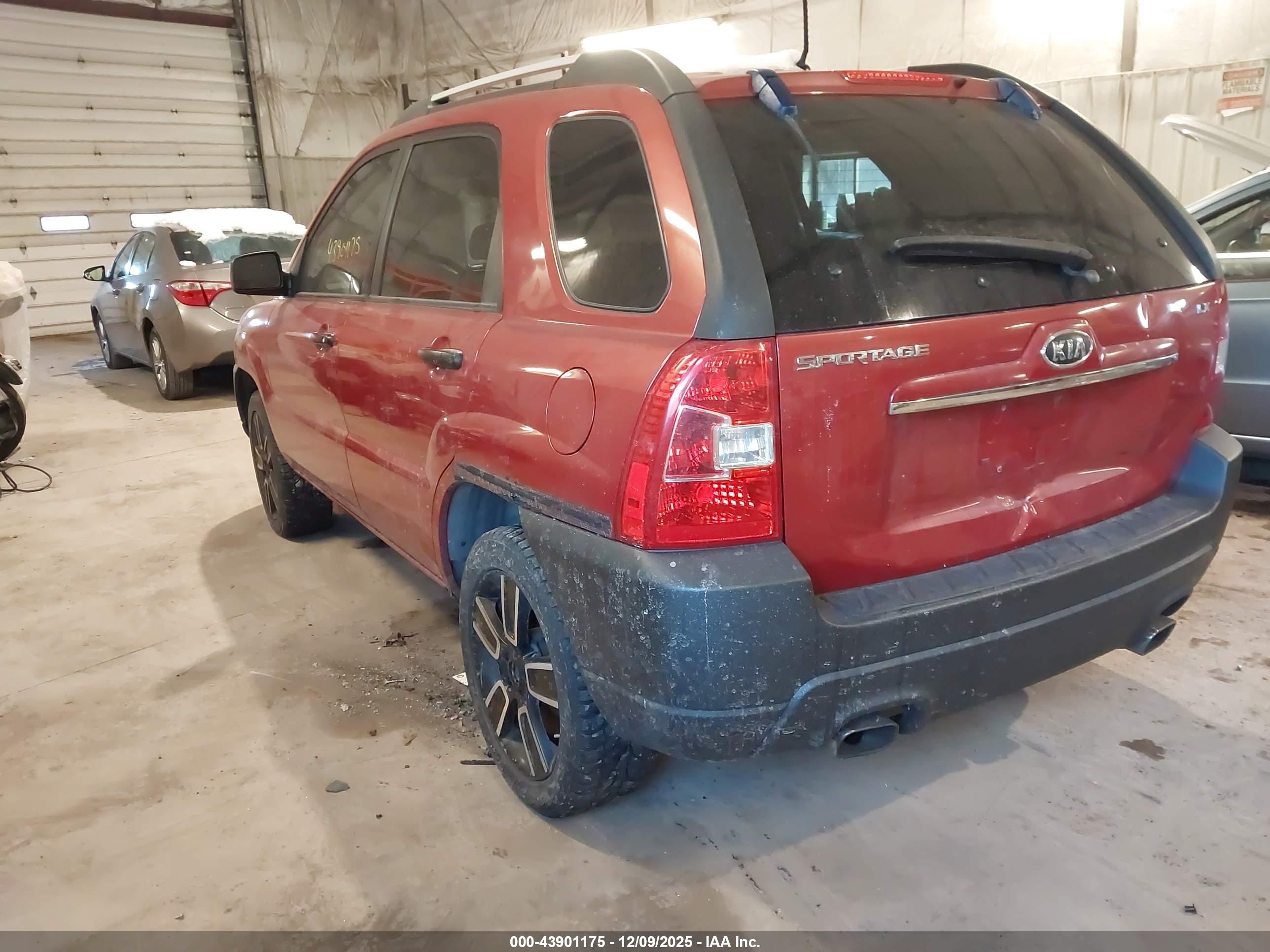 KIA SPORTAGE image 3