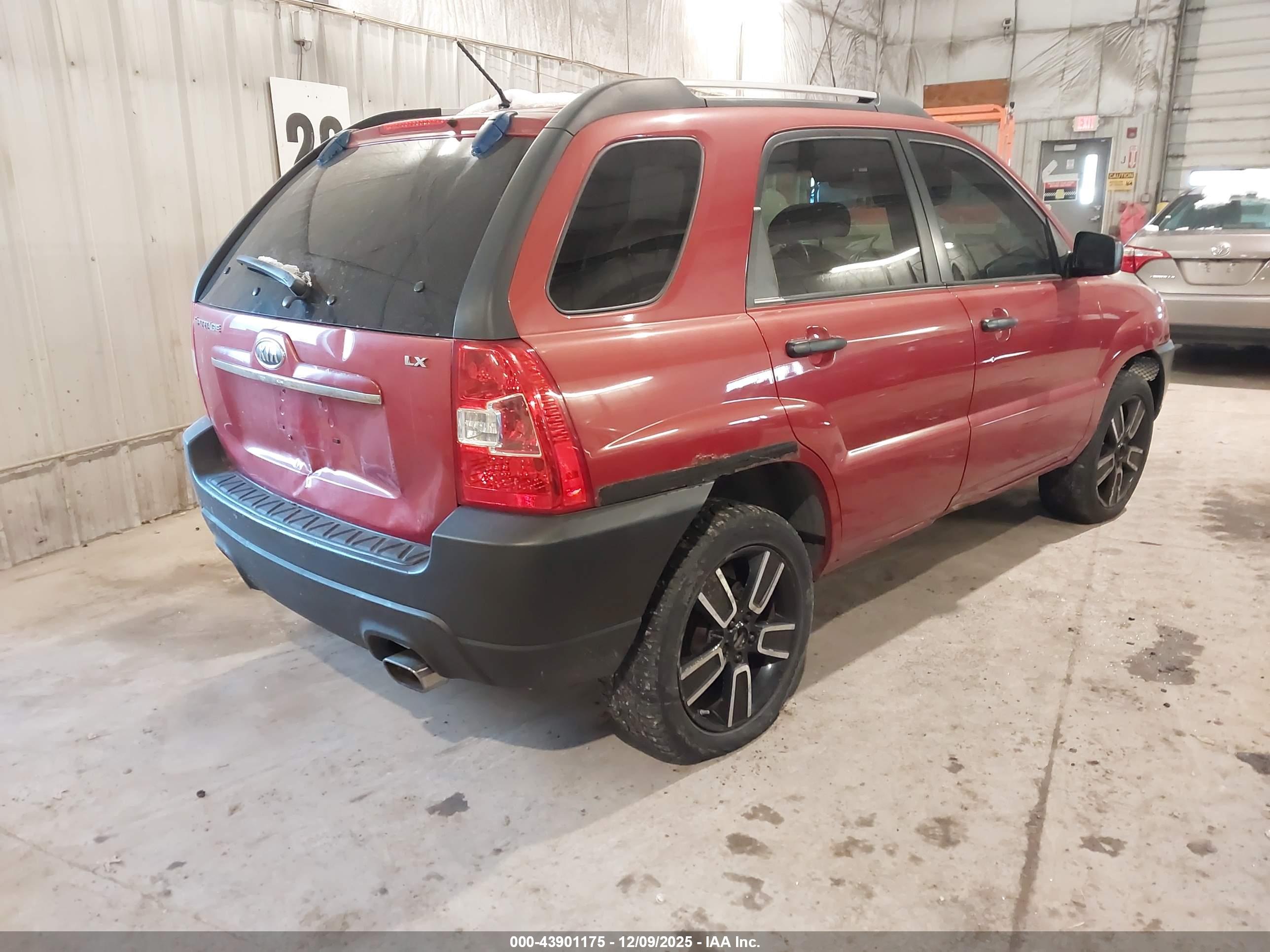 KIA SPORTAGE image 4