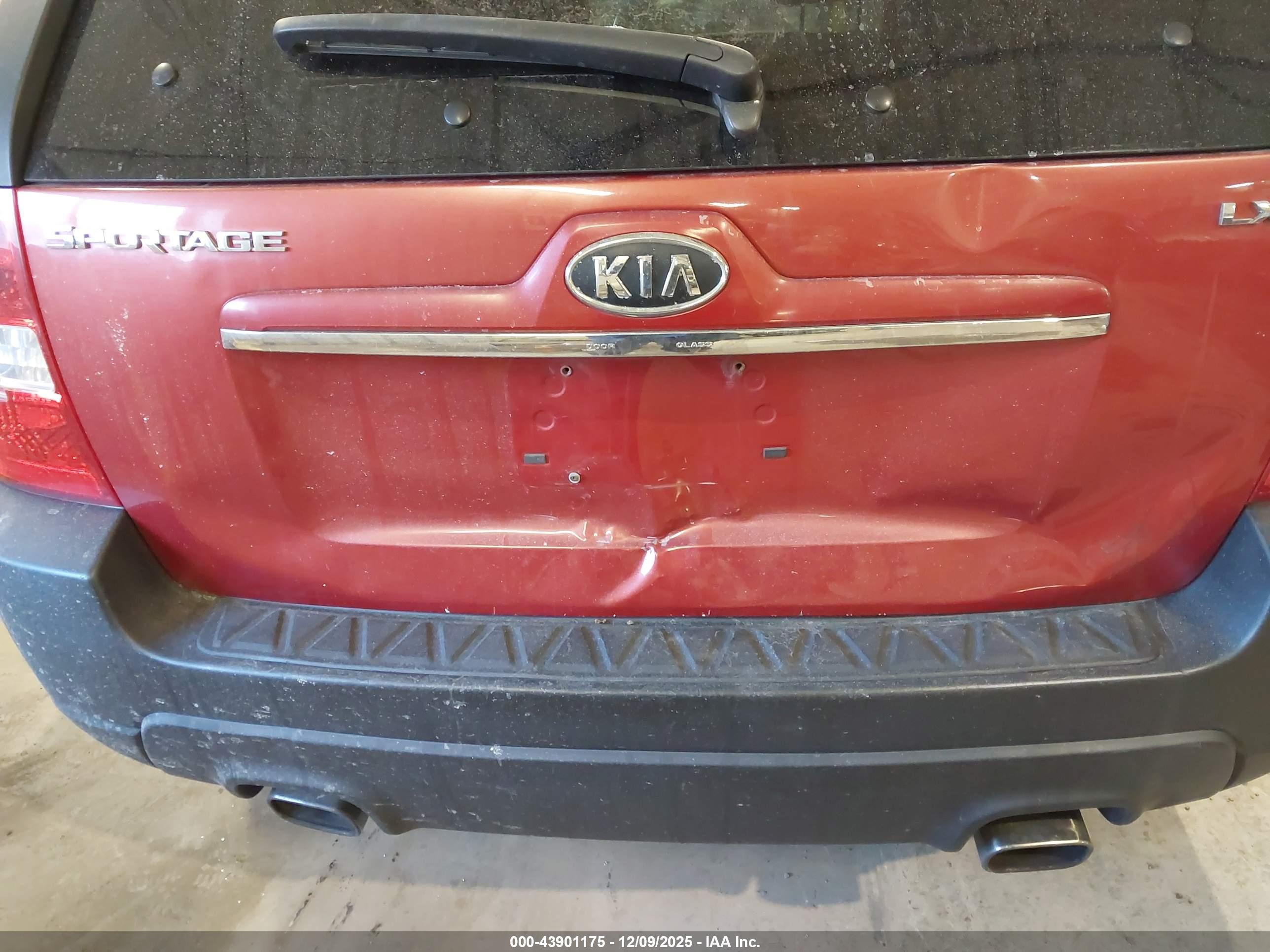 KIA SPORTAGE image 6