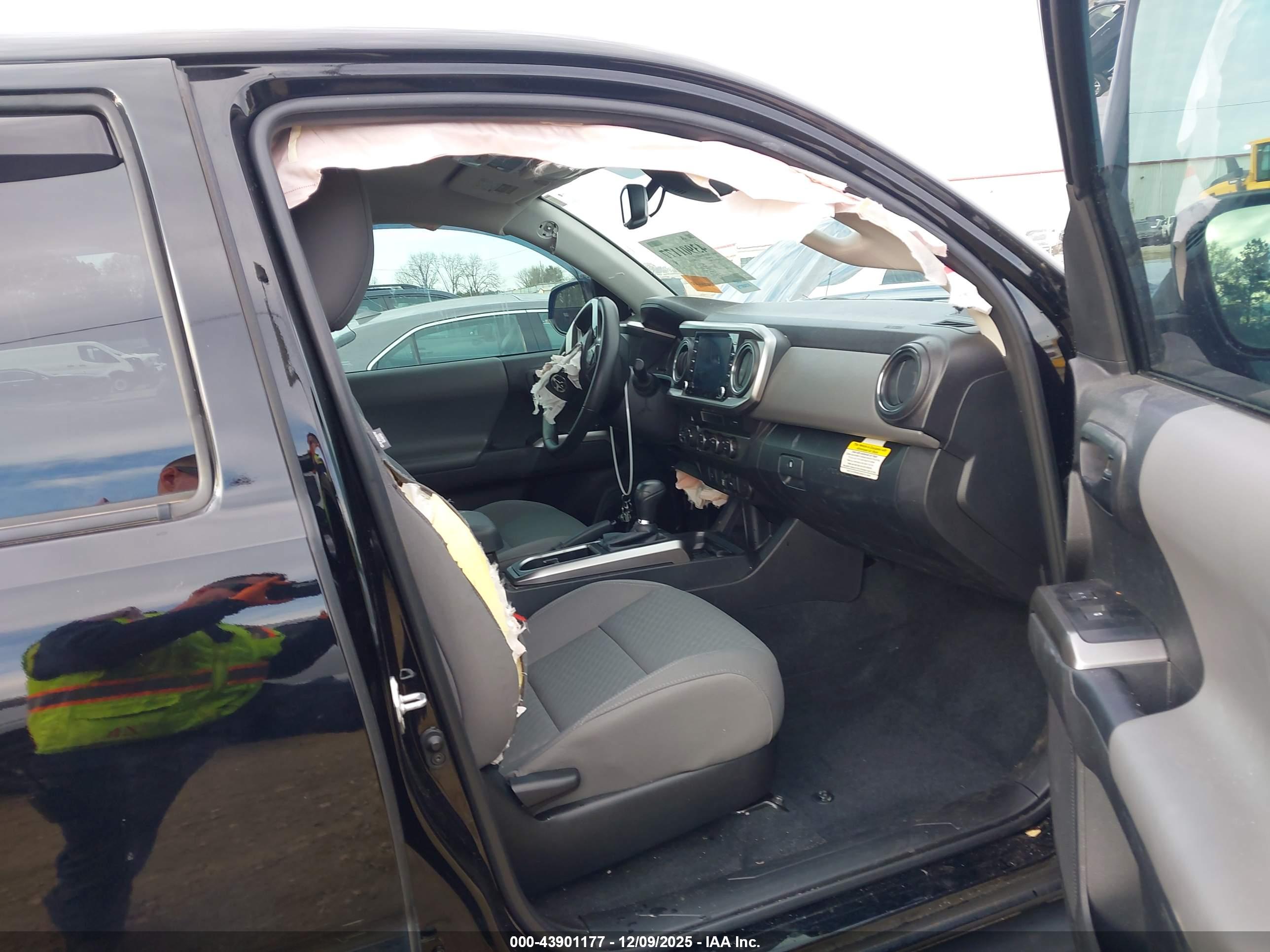 TOYOTA TACOMA image 5