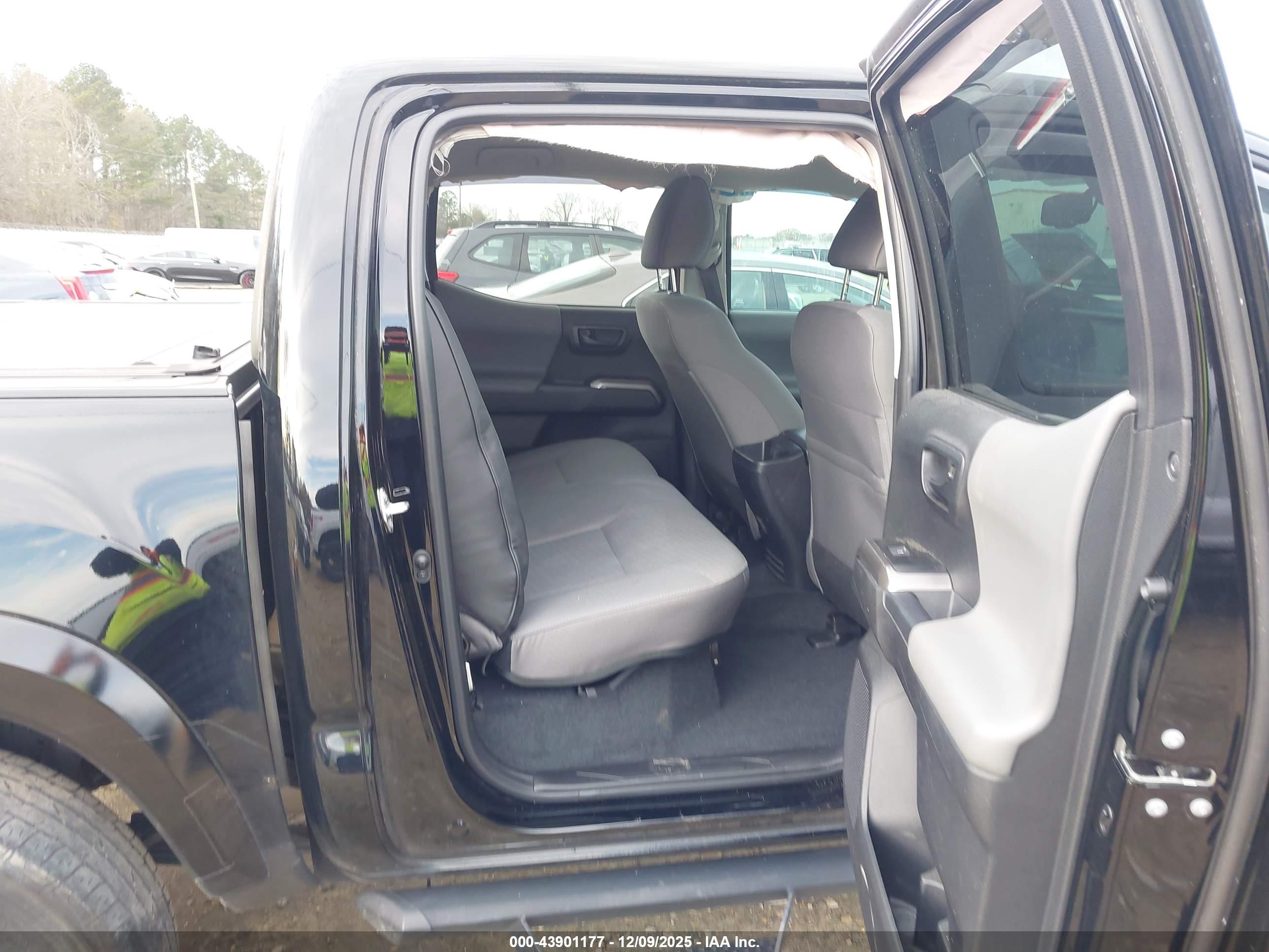 TOYOTA TACOMA image 8
