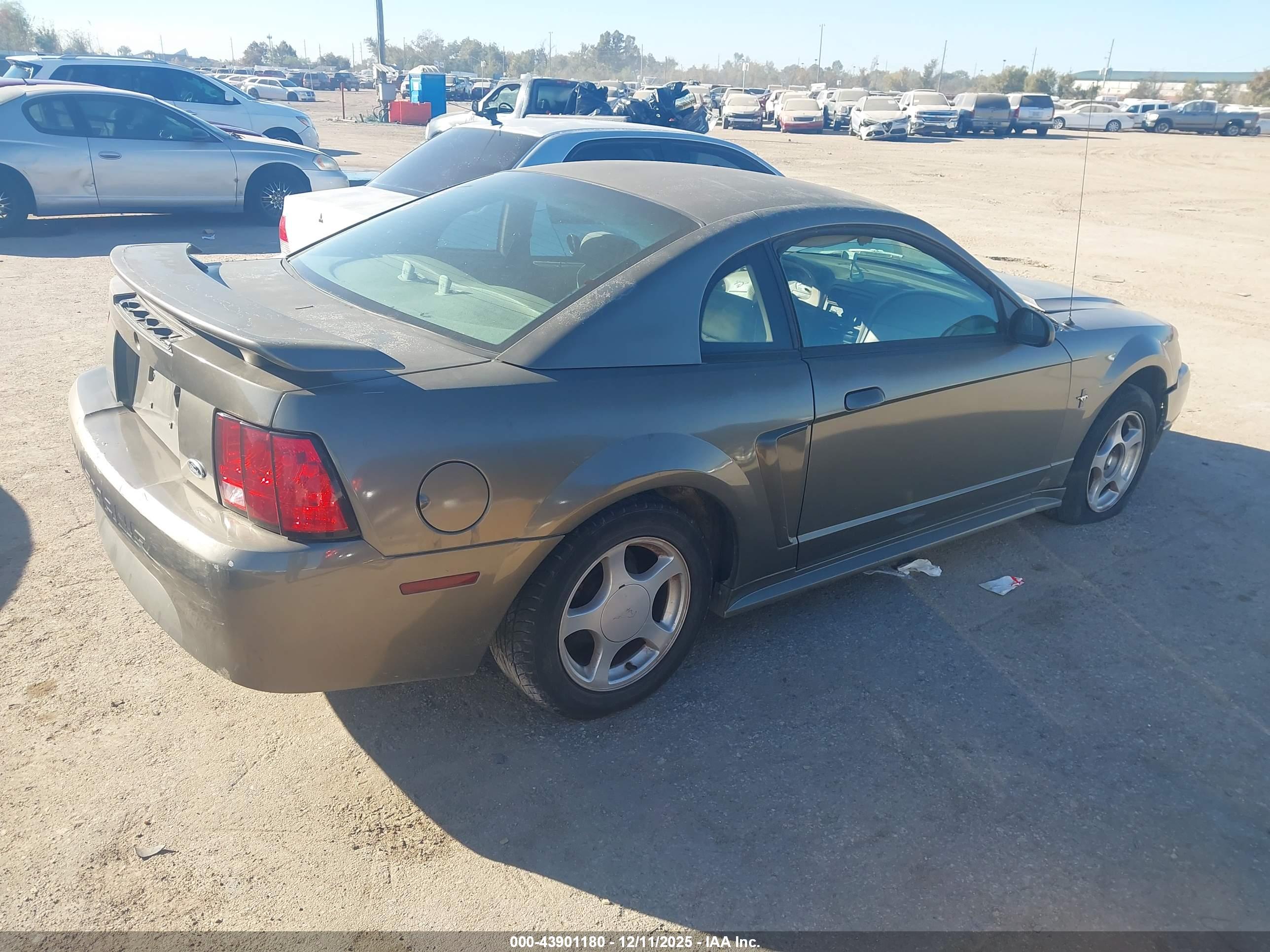 FORD MUSTANG image 4