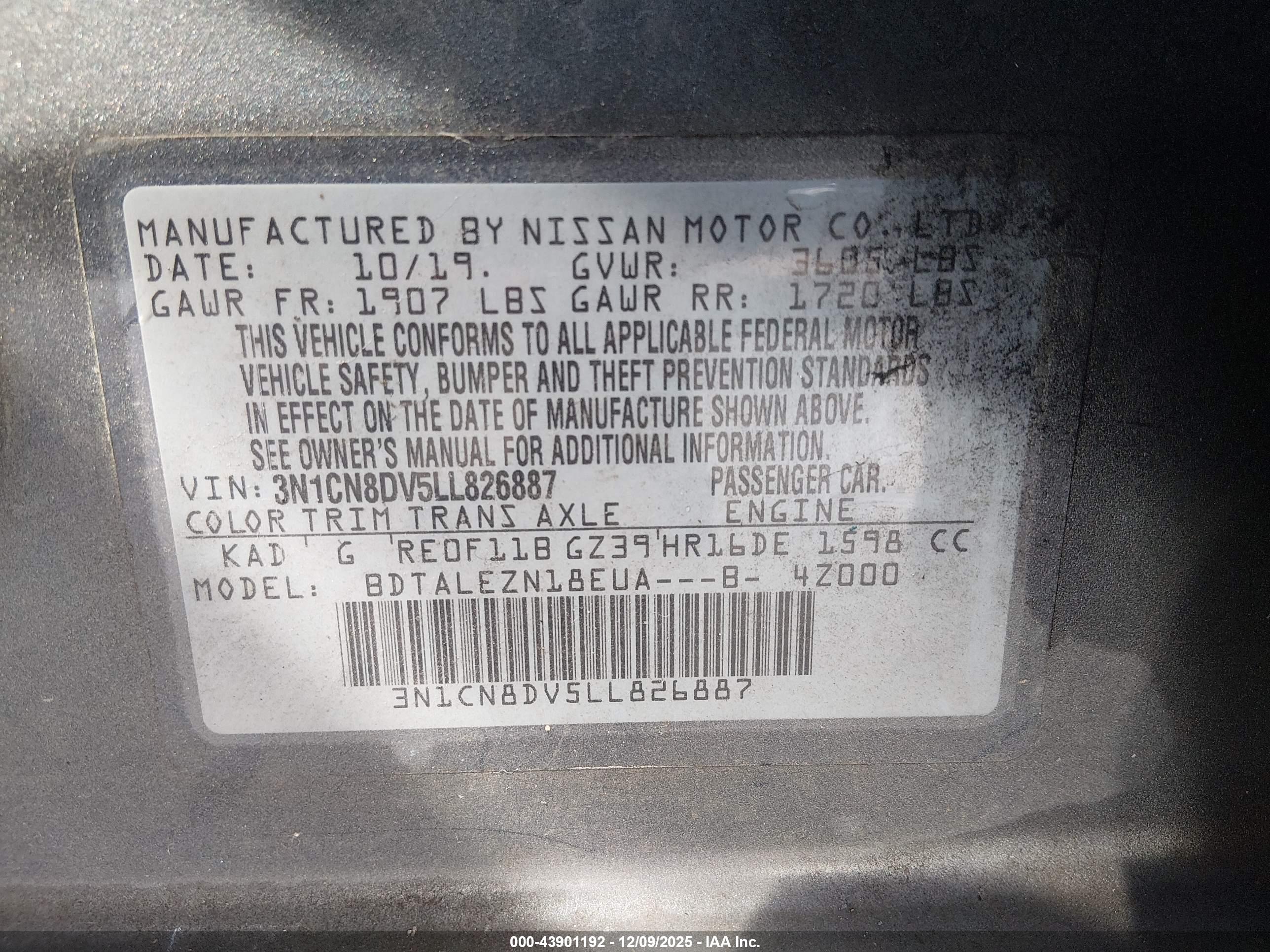 NISSAN VERSA image 9