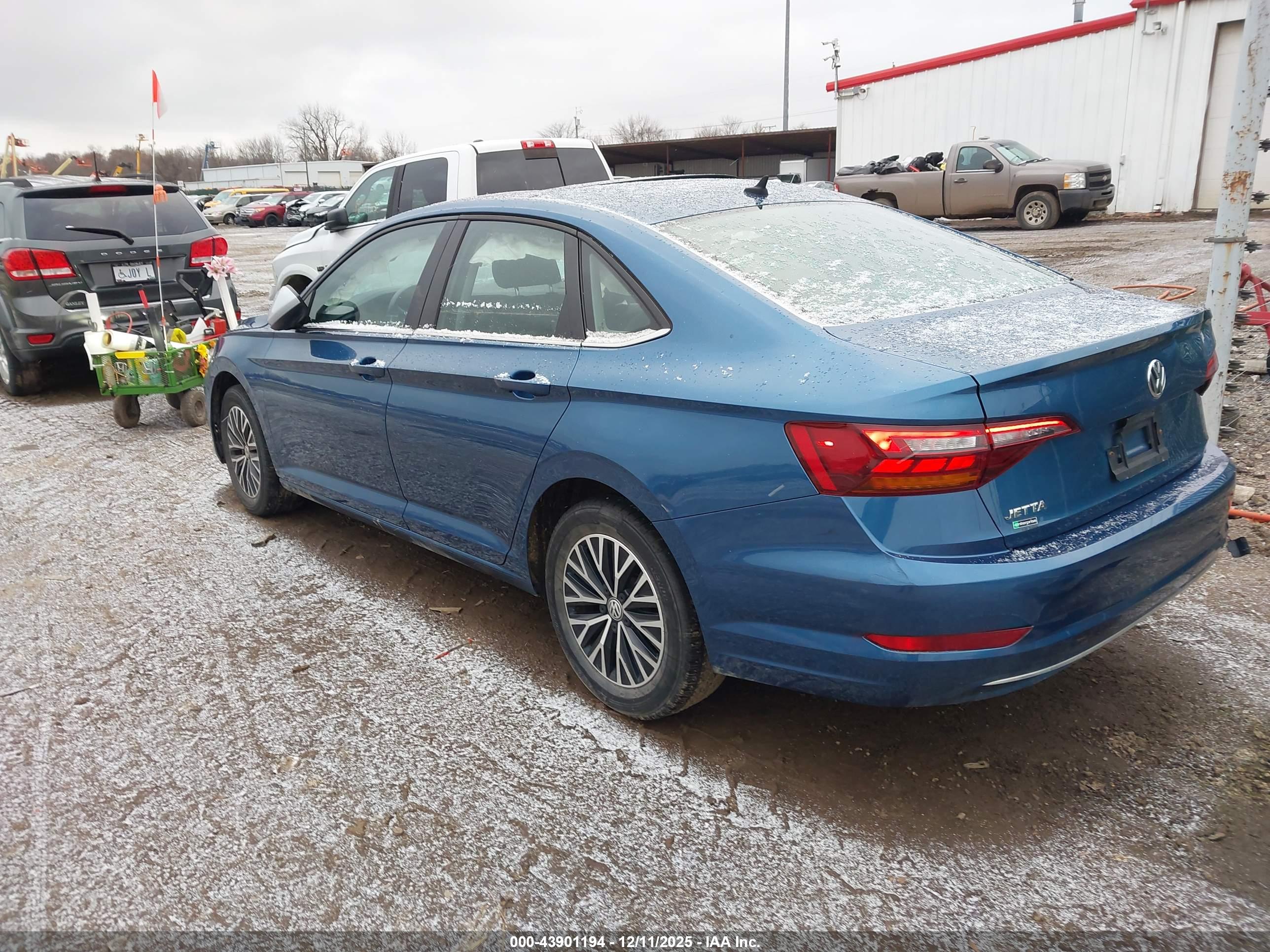 VOLKSWAGEN JETTA image 3