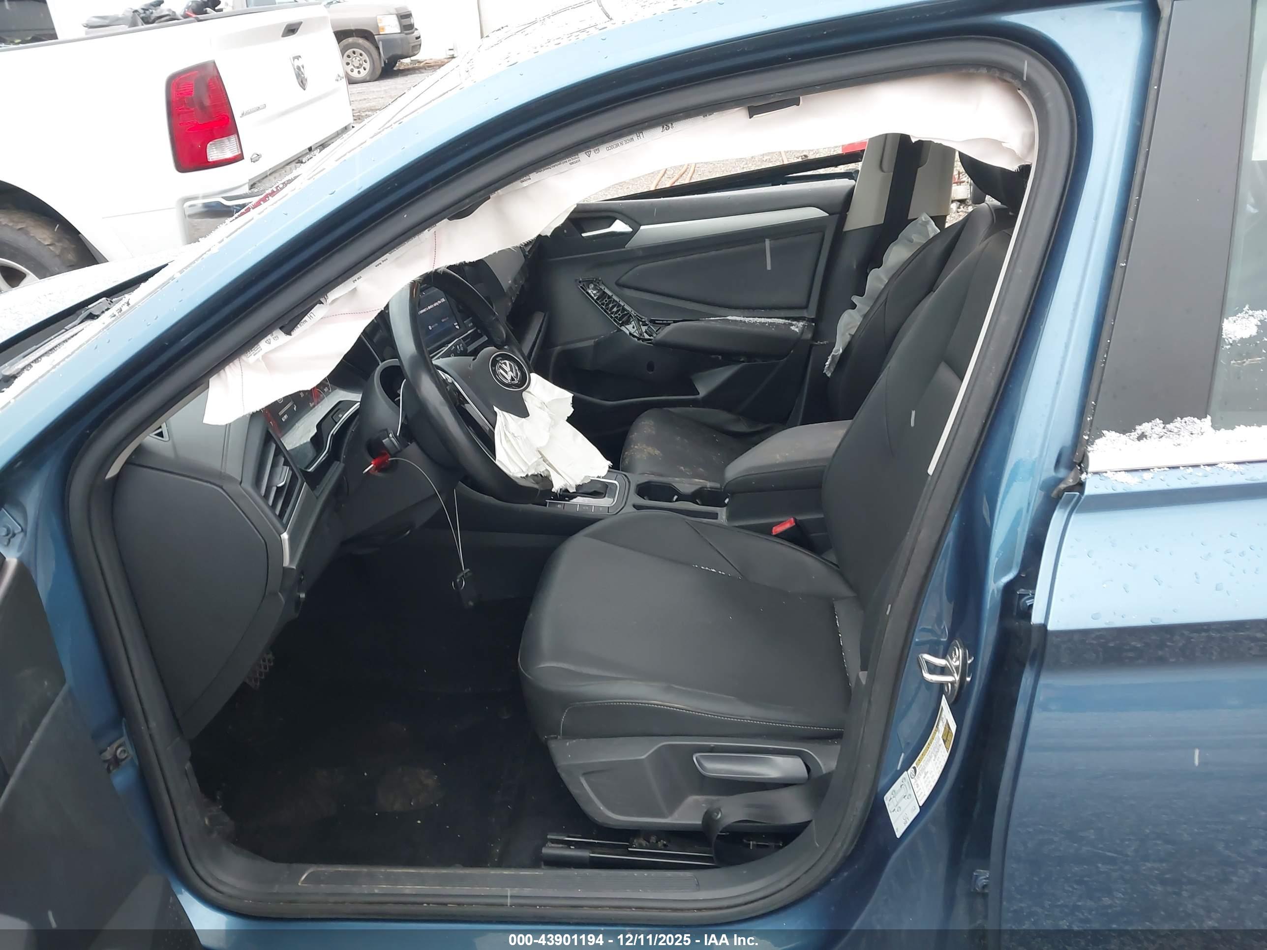 VOLKSWAGEN JETTA image 5
