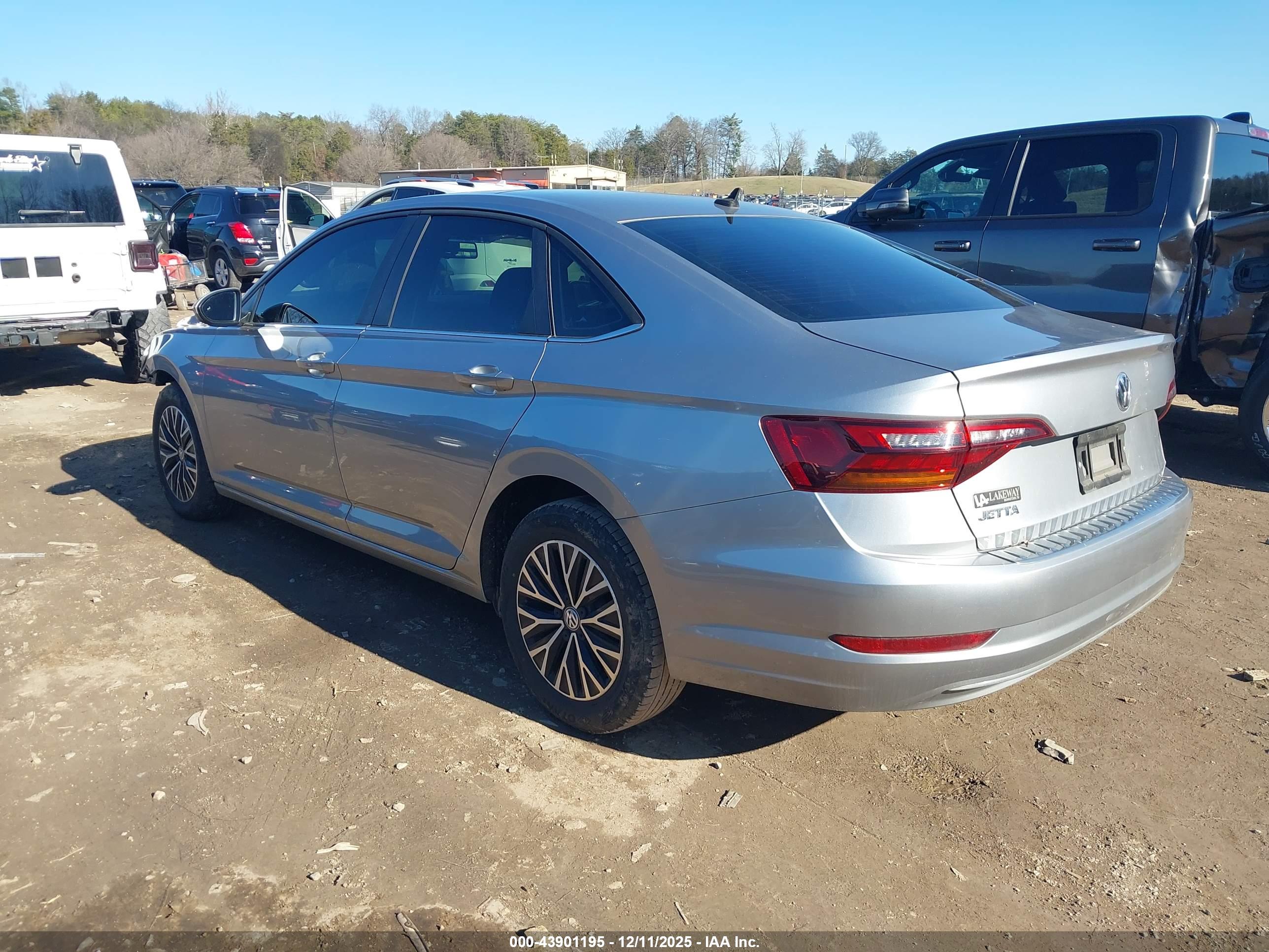 VOLKSWAGEN JETTA image 3