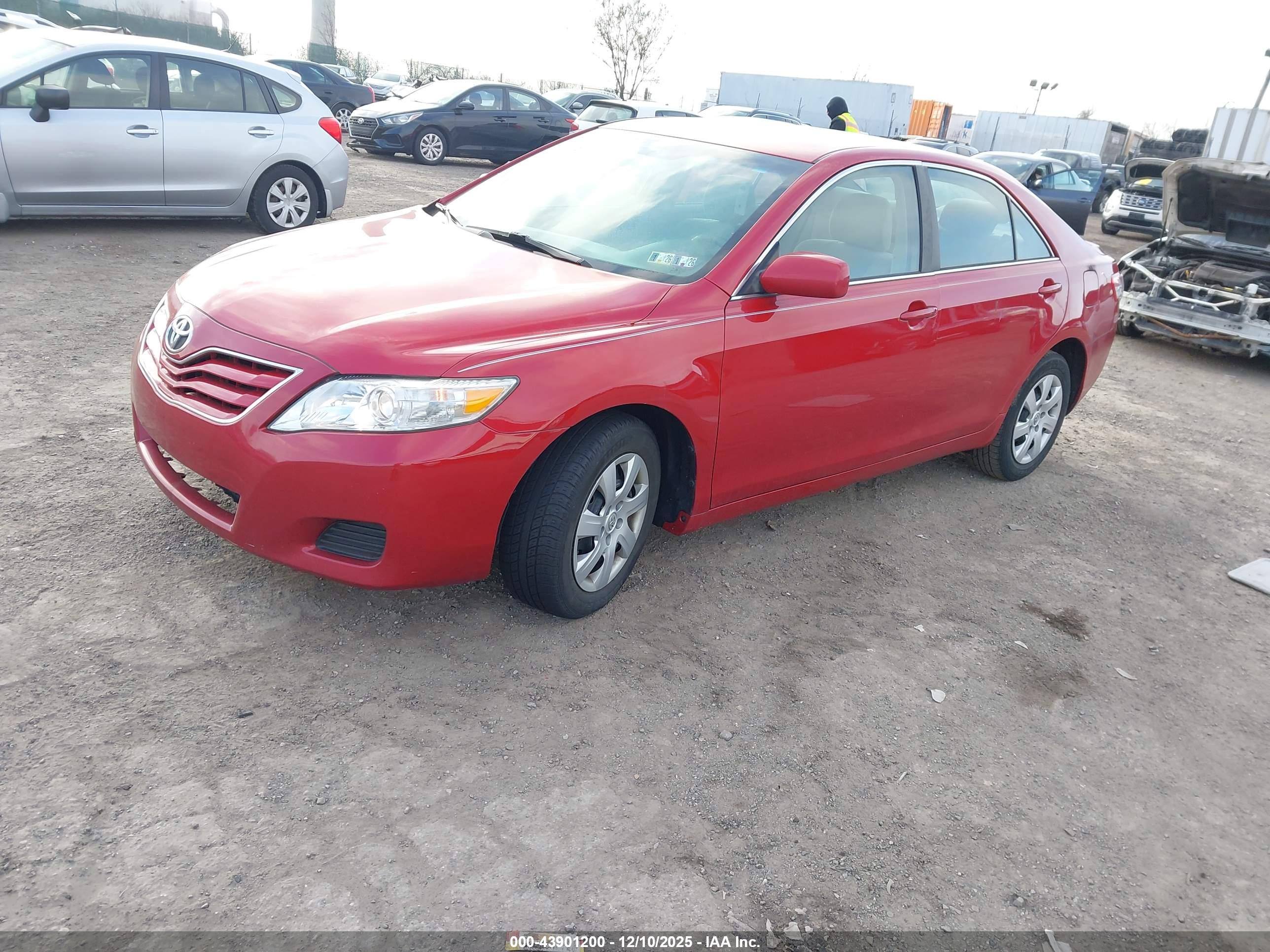 TOYOTA CAMRY image 2