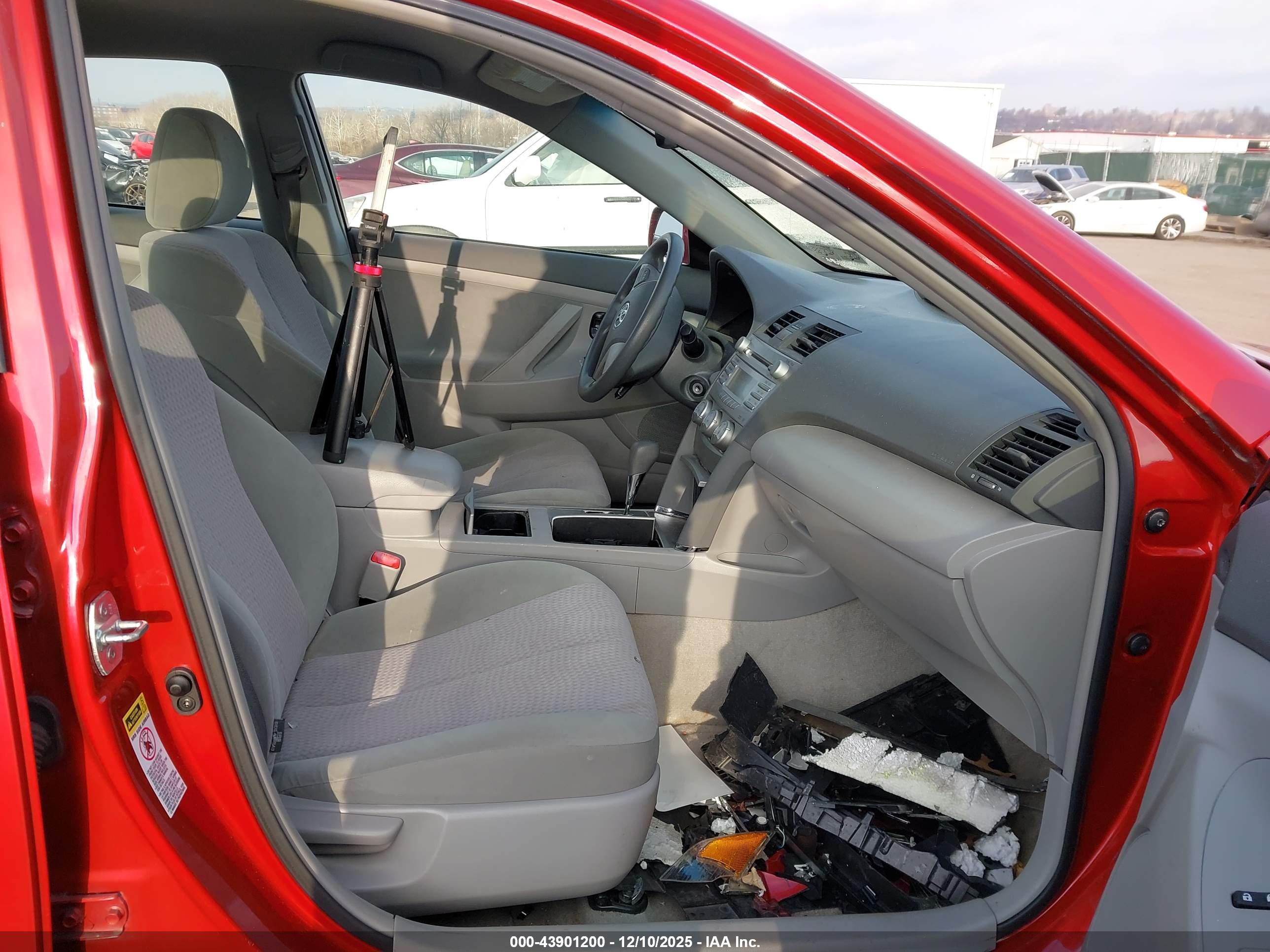 TOYOTA CAMRY image 5