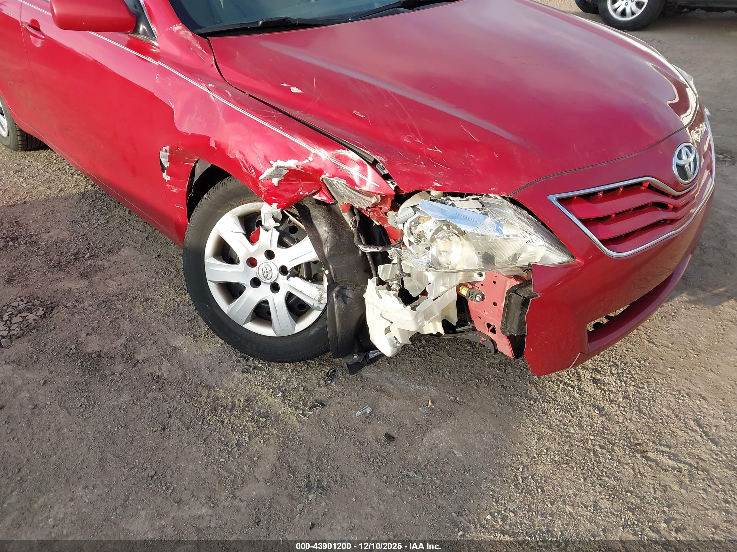 TOYOTA CAMRY image 6