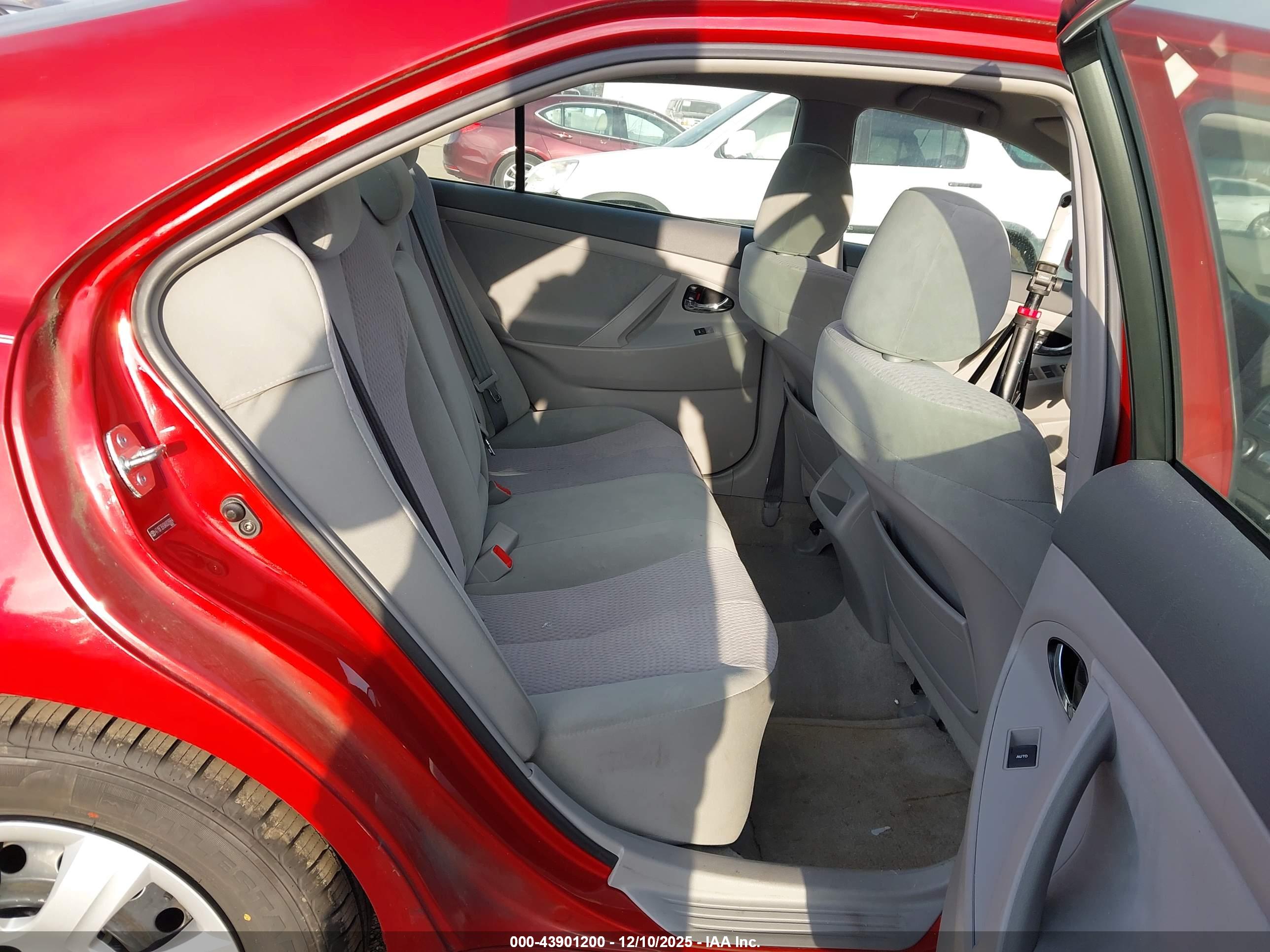 TOYOTA CAMRY image 8