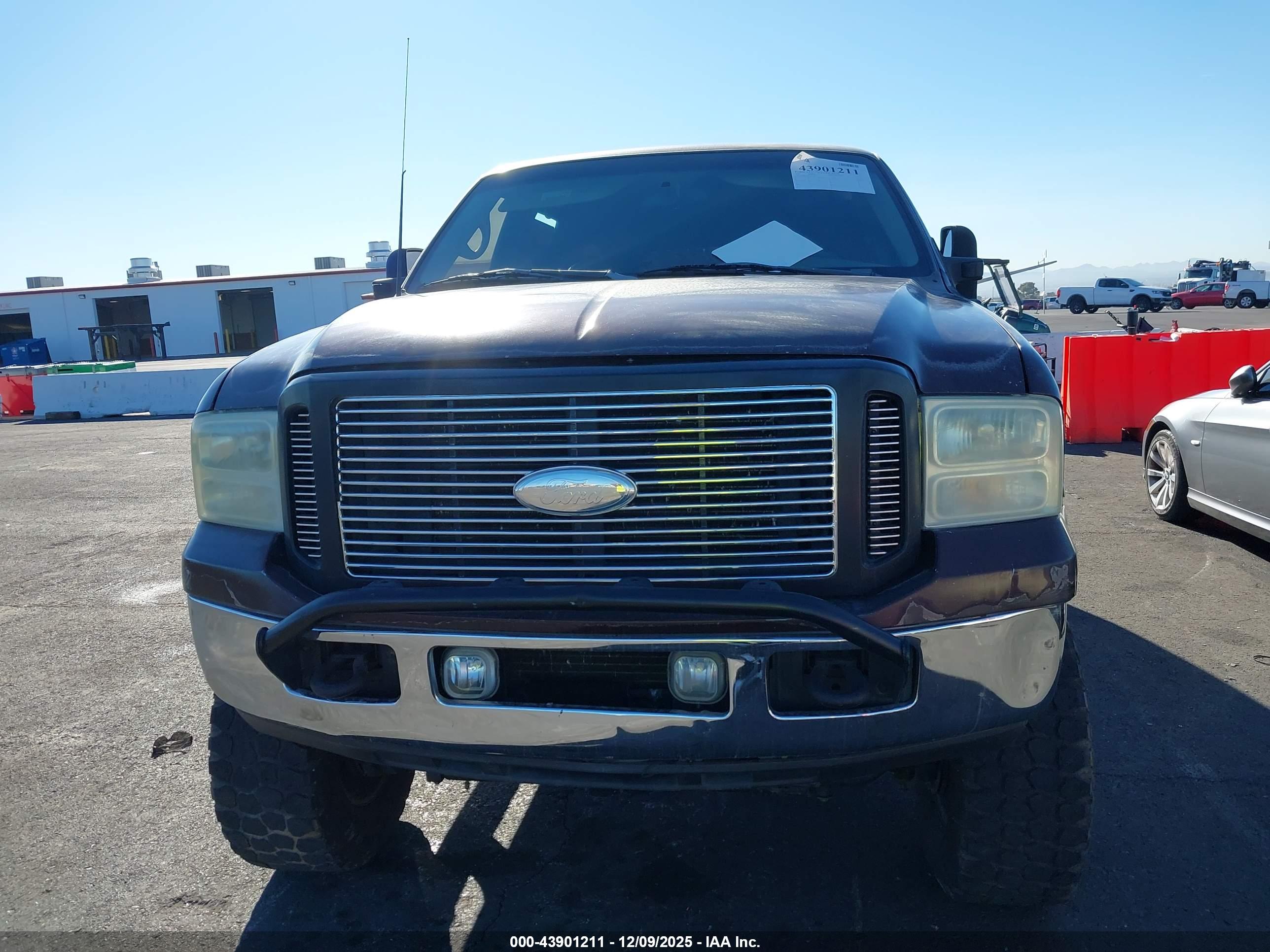 FORD EXCURSION image 6