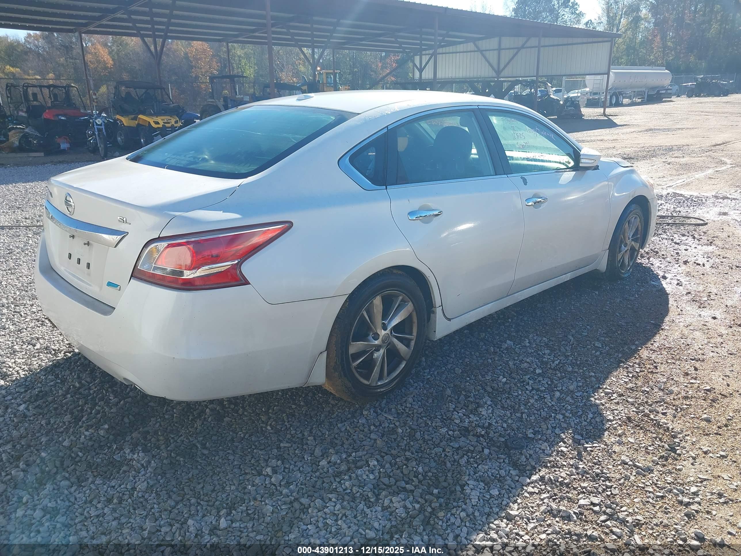 NISSAN ALTIMA image 4