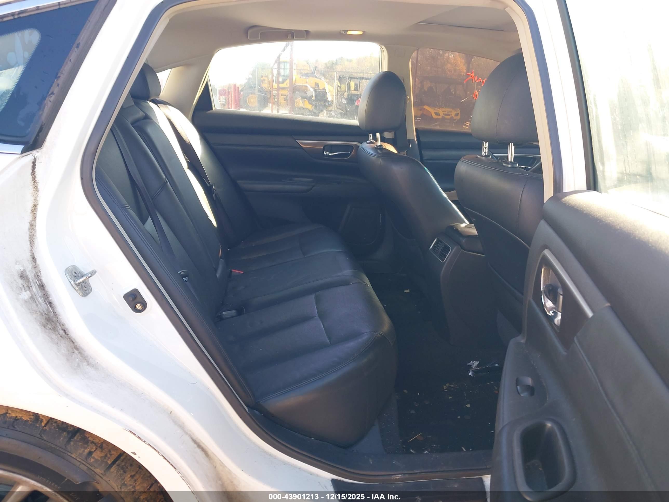 NISSAN ALTIMA image 8