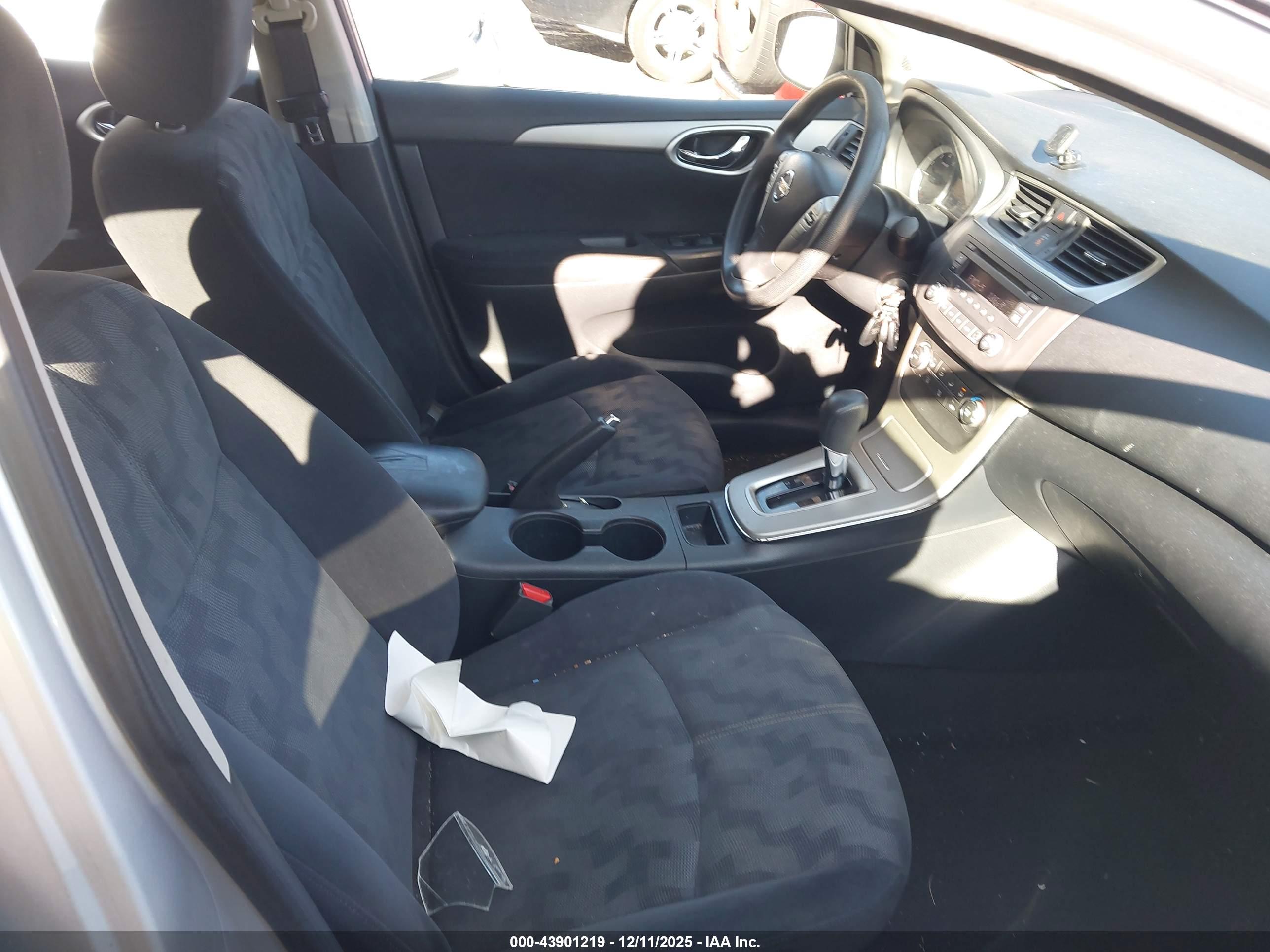 NISSAN SENTRA image 5