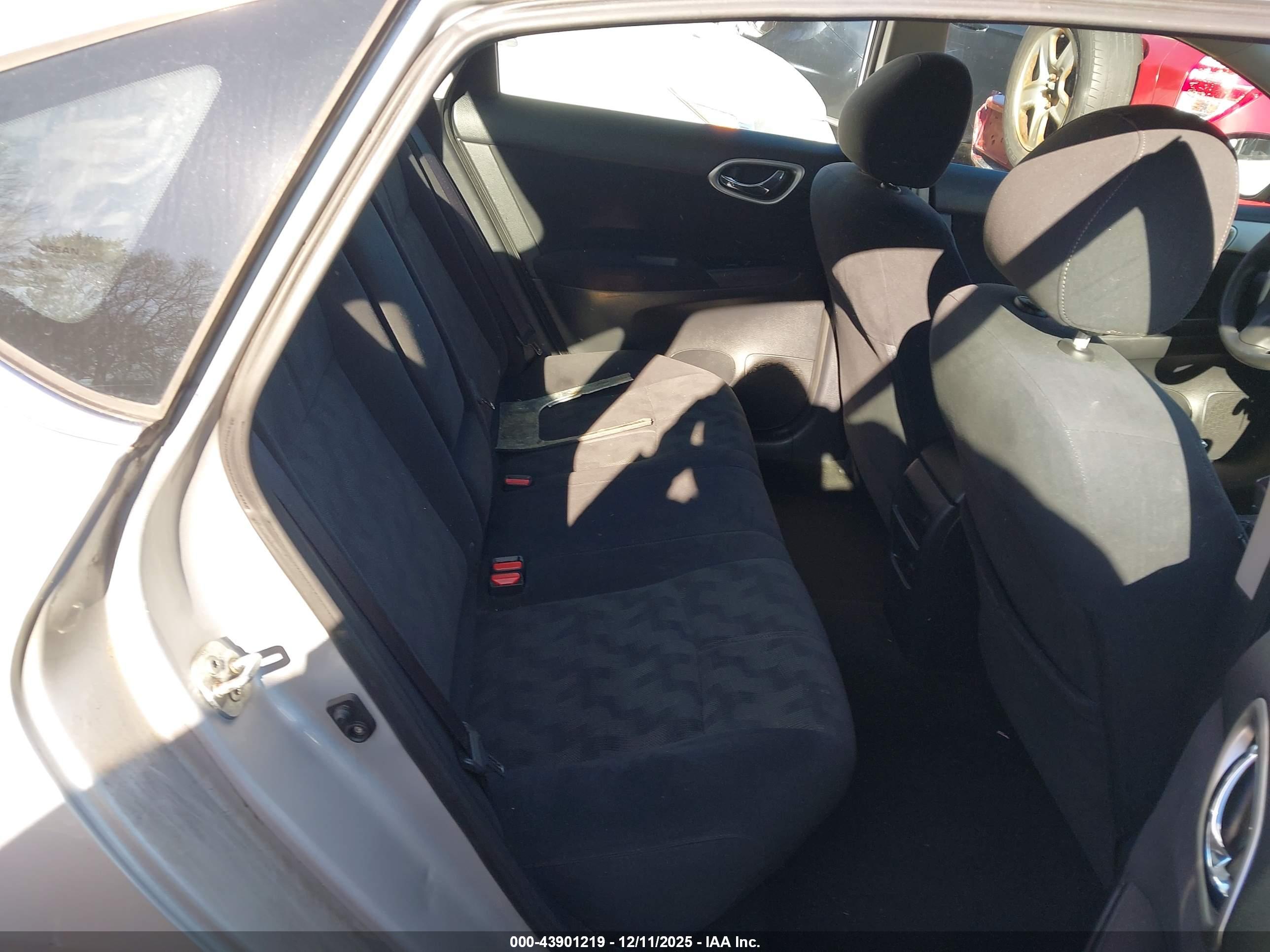 NISSAN SENTRA image 8