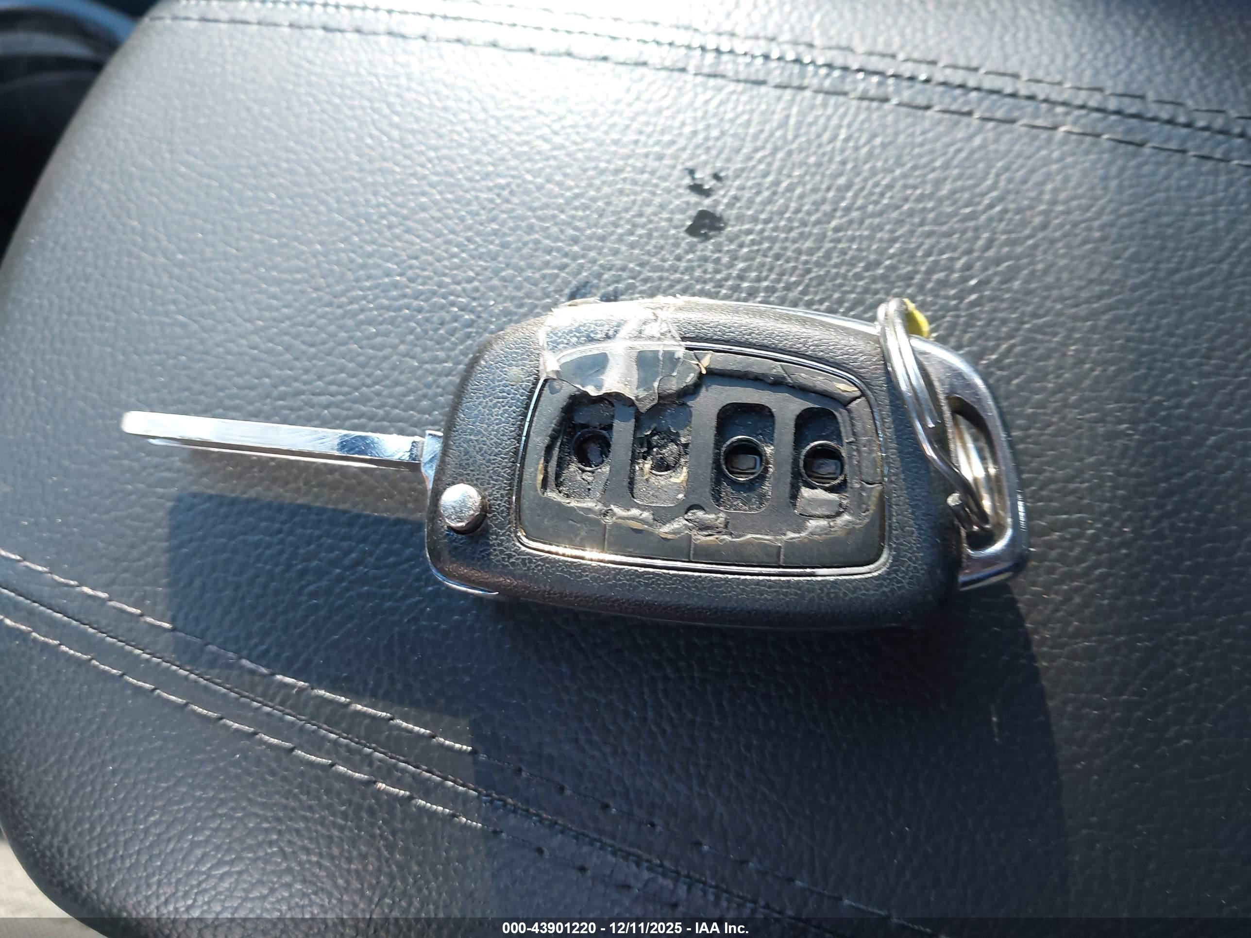HYUNDAI SANTA image 11
