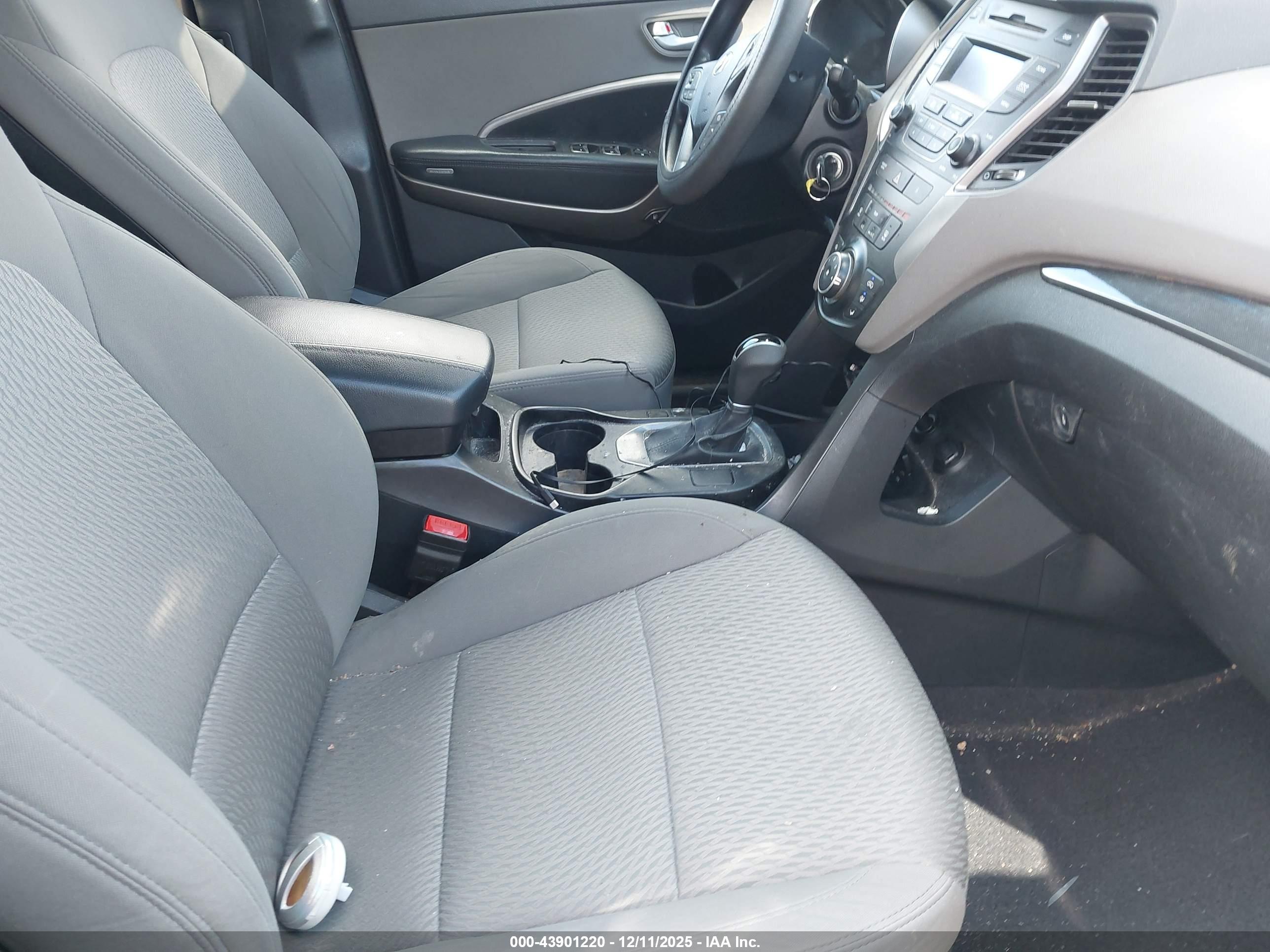 HYUNDAI SANTA image 5
