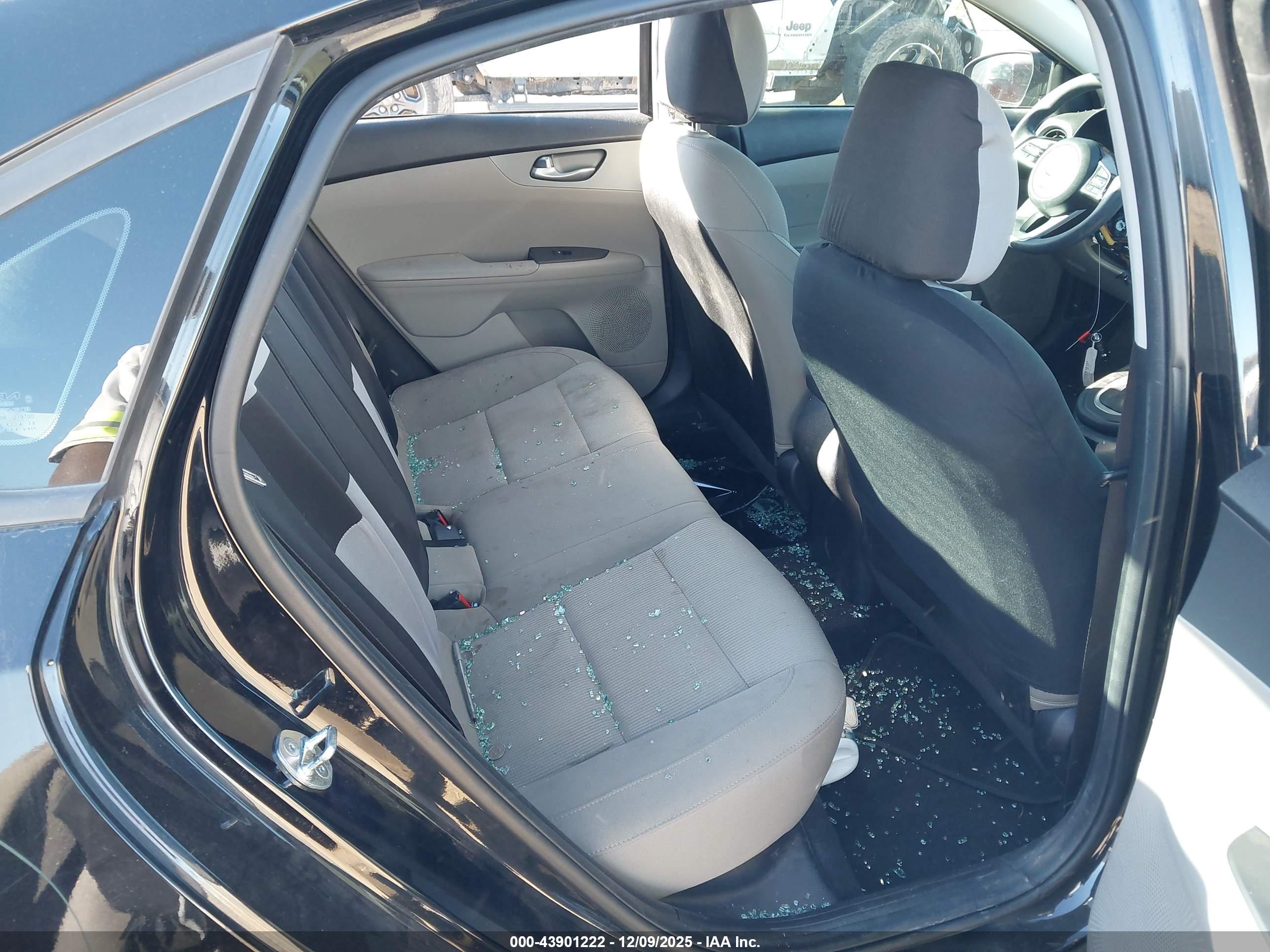 KIA FORTE image 8