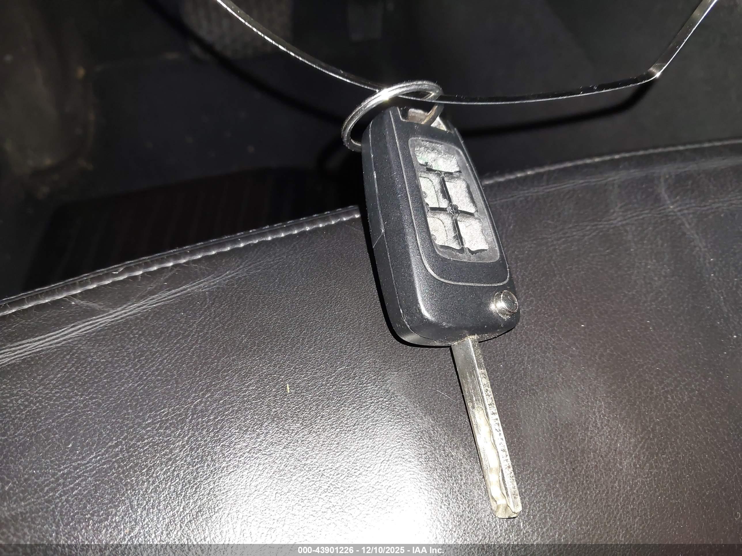 BUICK LACROSSE image 11