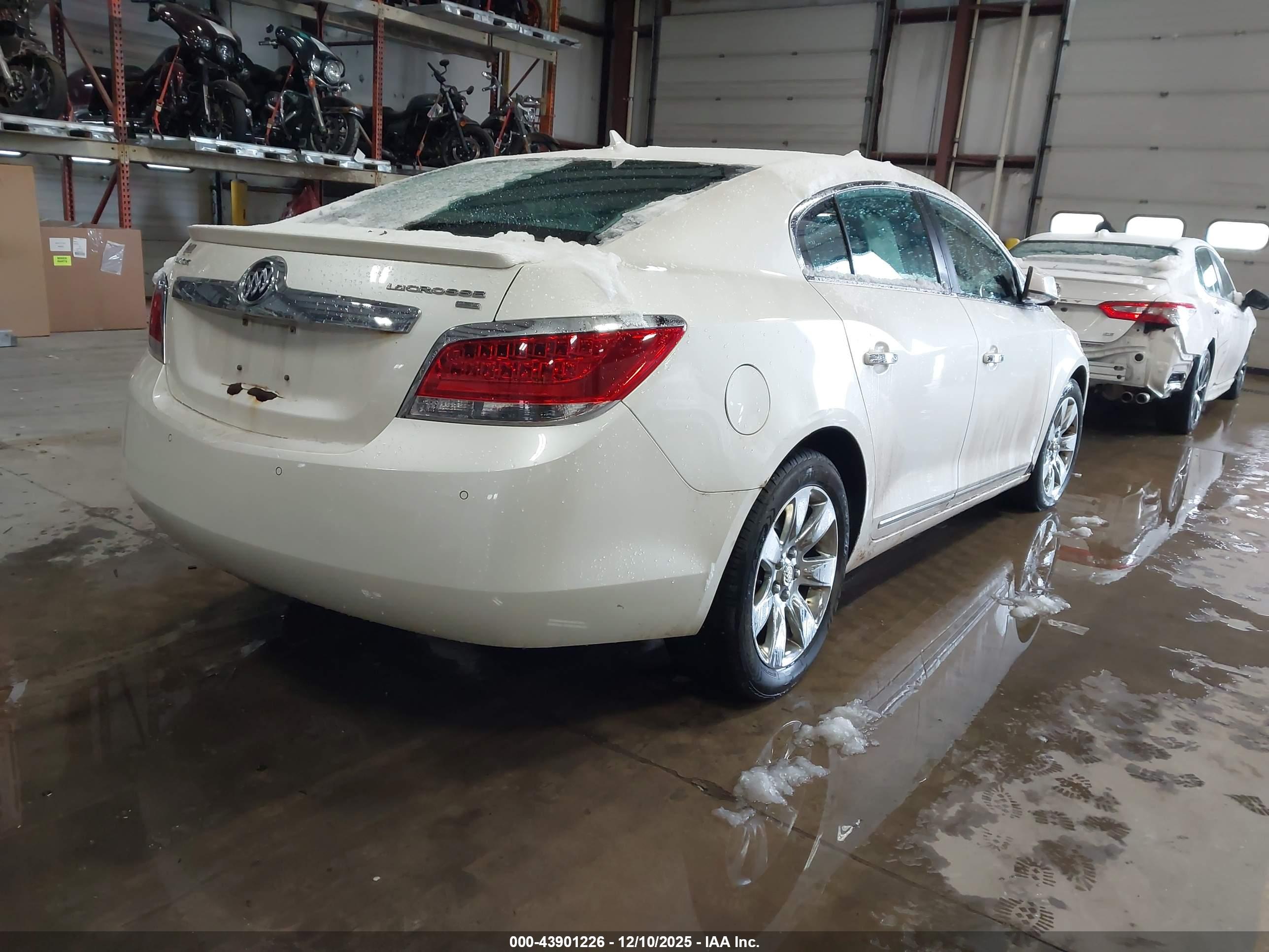 BUICK LACROSSE image 4