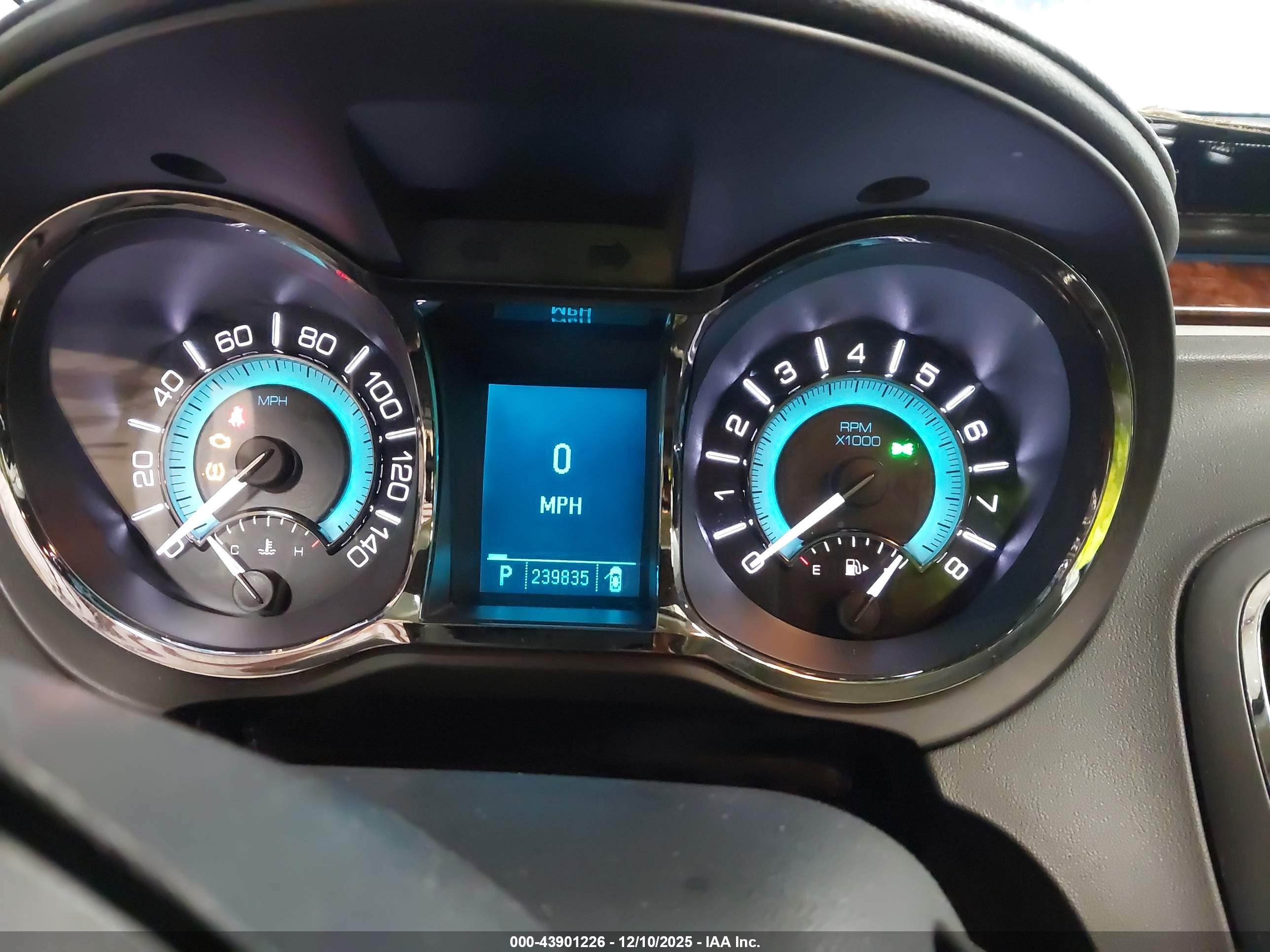 BUICK LACROSSE image 7