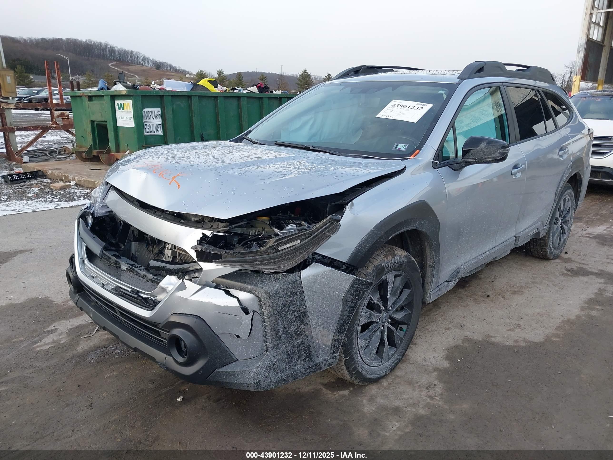 SUBARU OUTBACK image 6