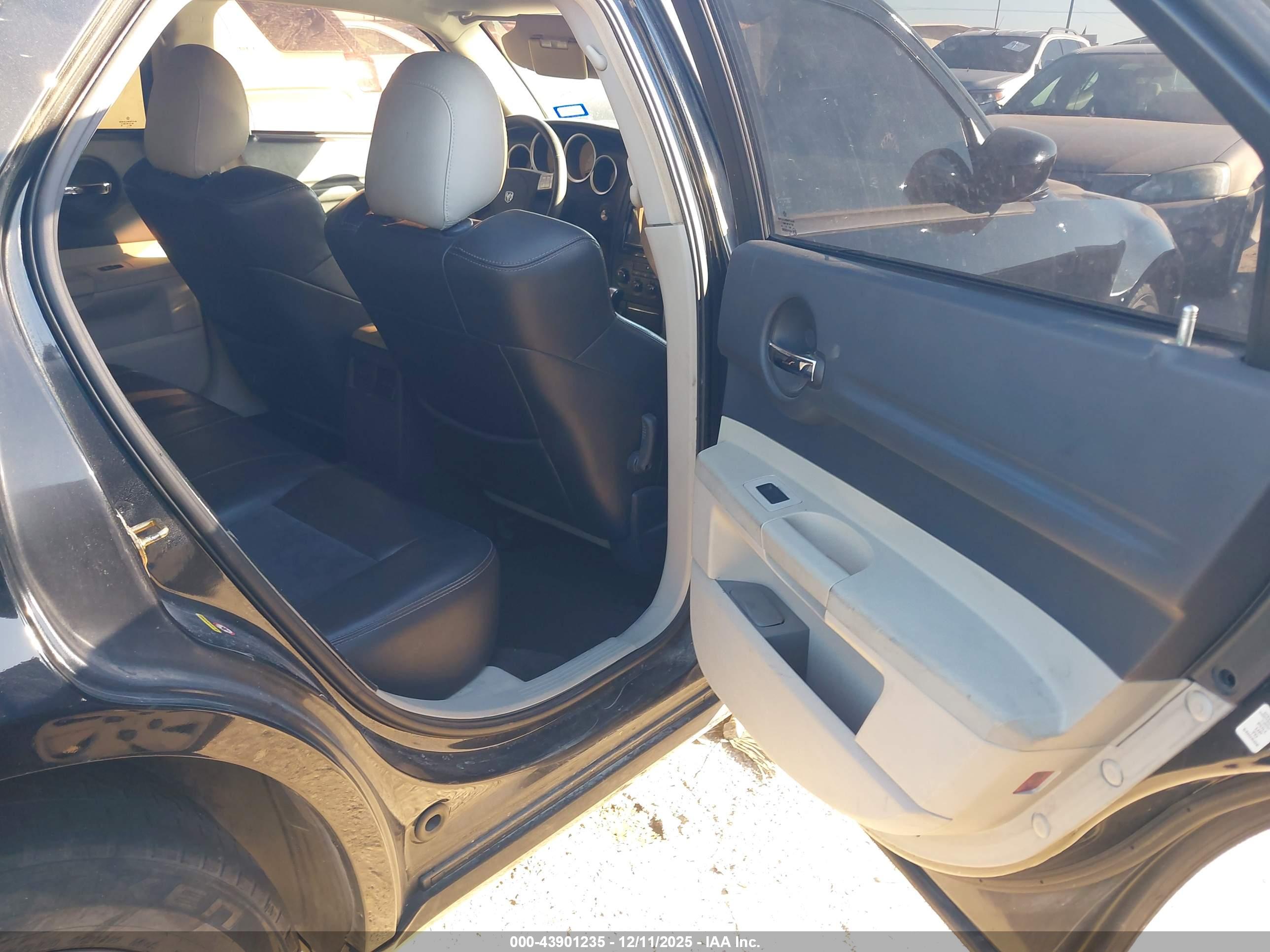 DODGE MAGNUM image 8