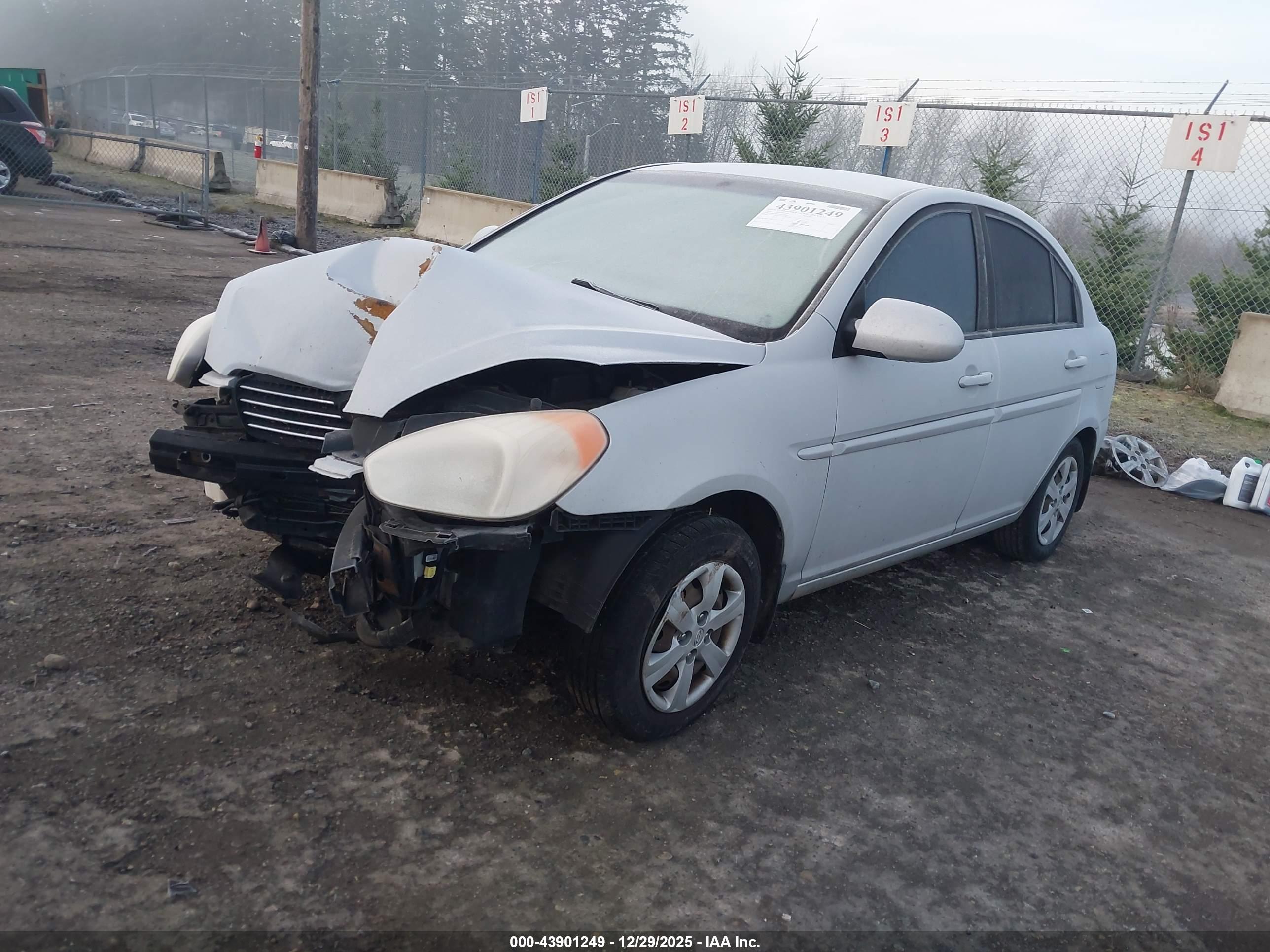 HYUNDAI ACCENT image 2