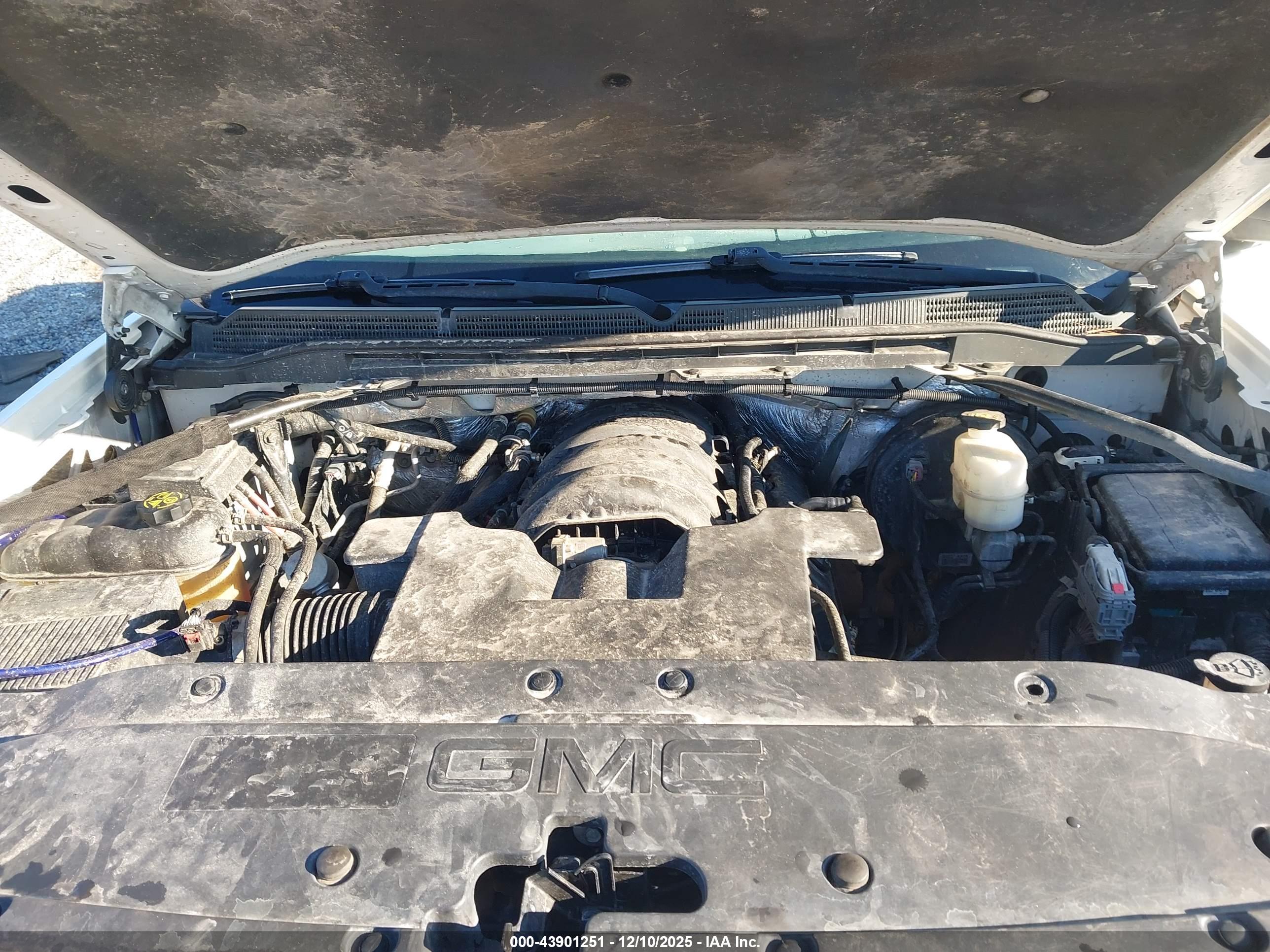 GMC SIERRA image 10