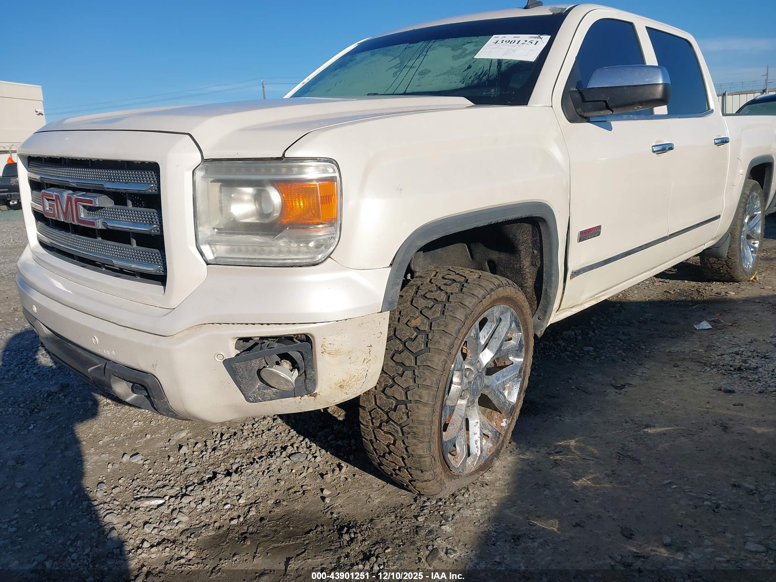 GMC SIERRA image 6