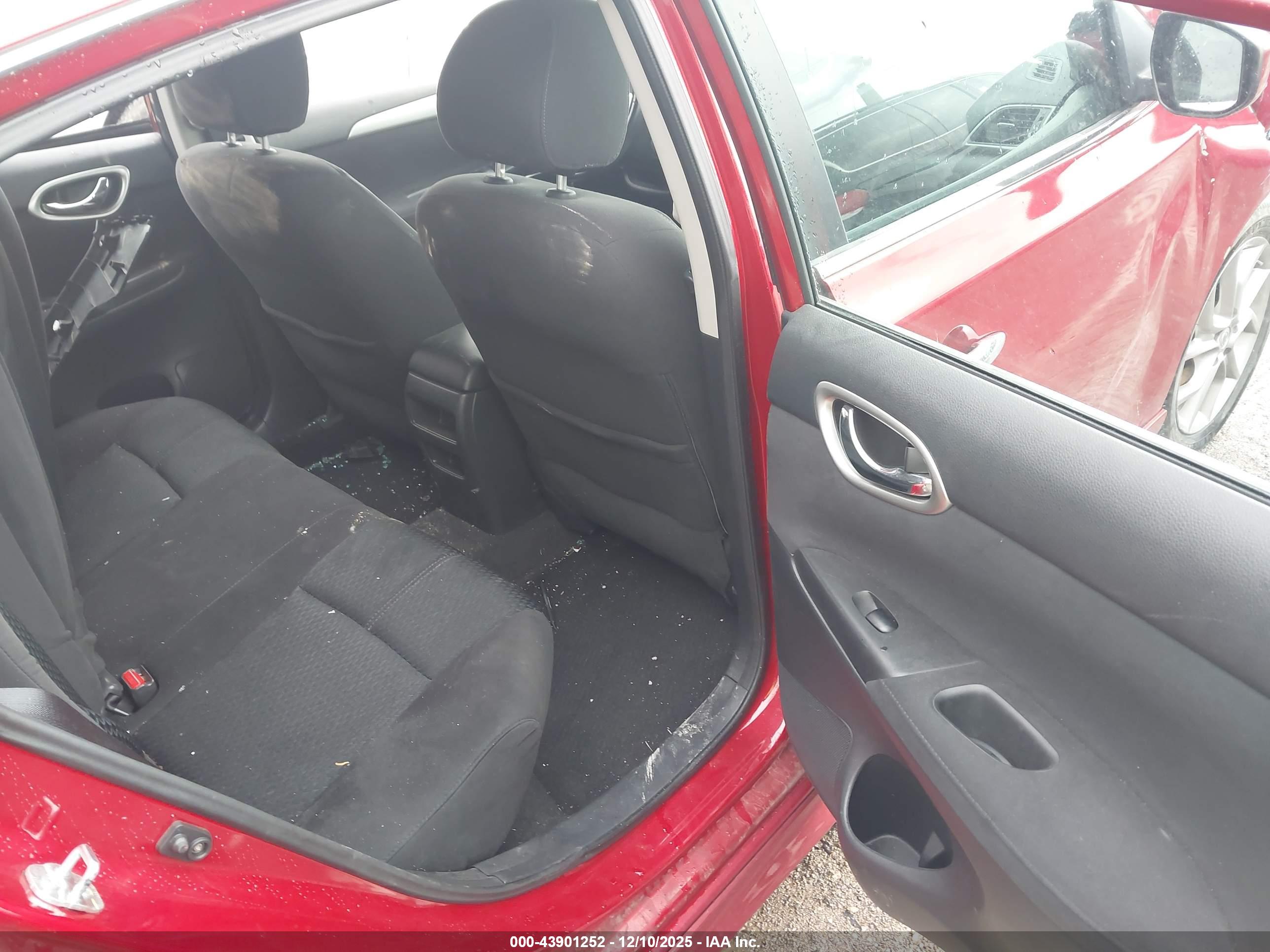 NISSAN SENTRA image 8