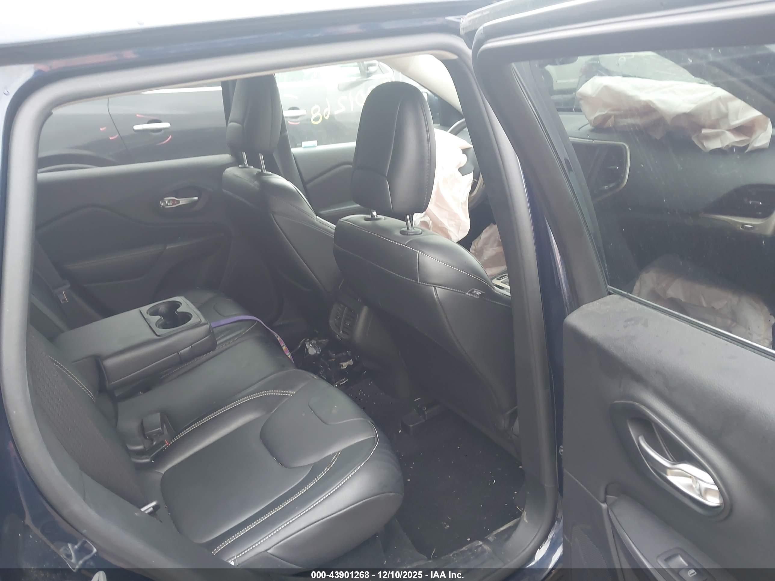 JEEP CHEROKEE image 8