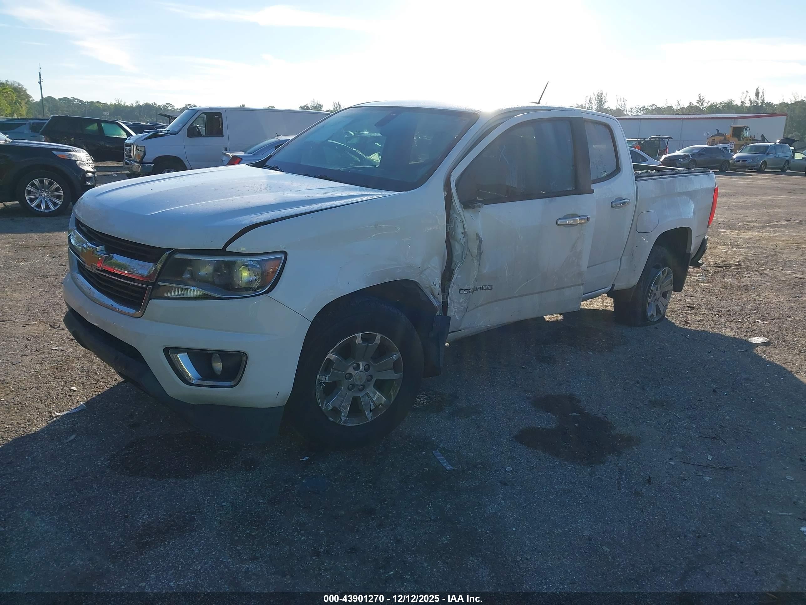 CHEVROLET COLORADO image 2
