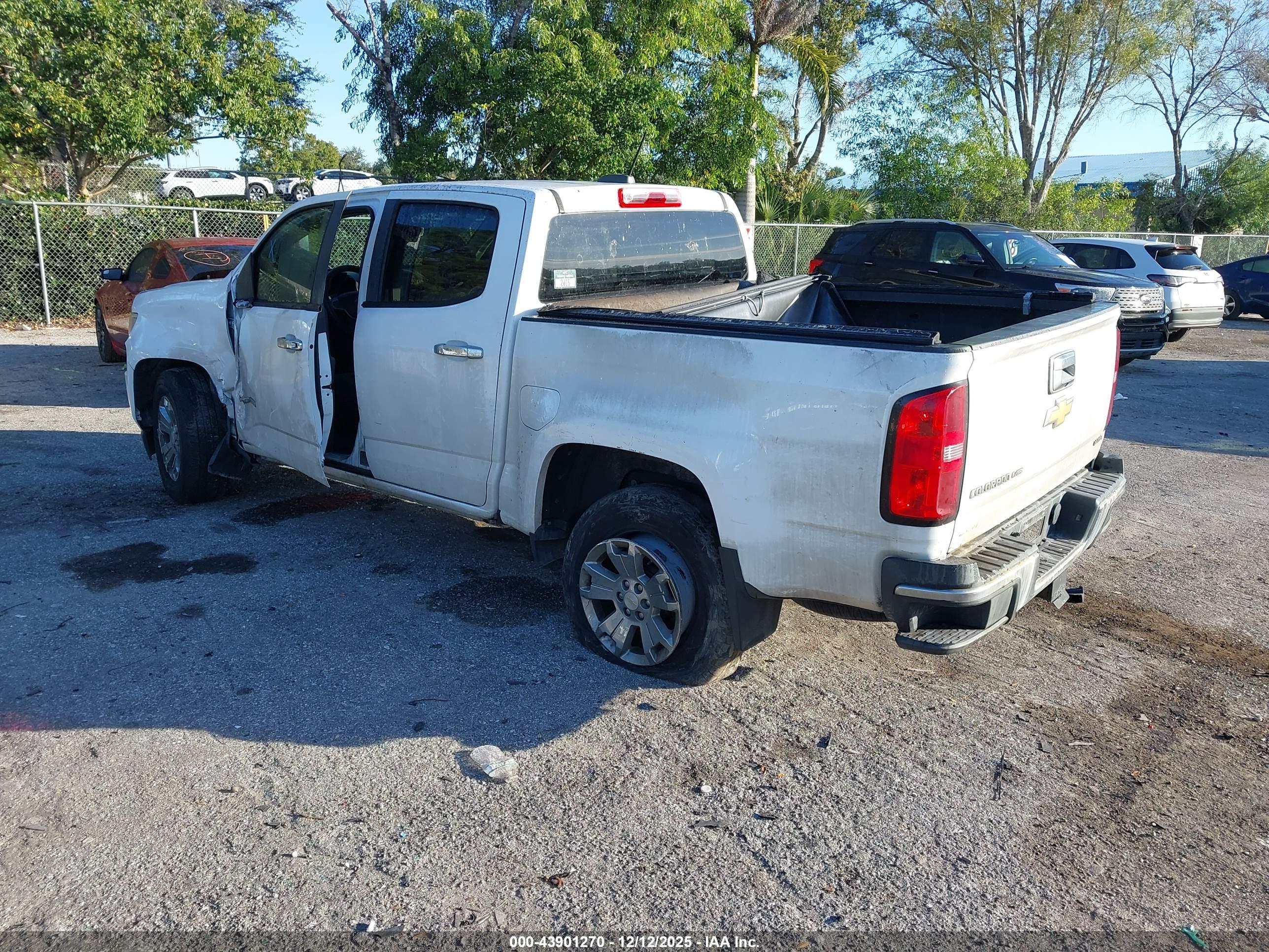 CHEVROLET COLORADO image 3