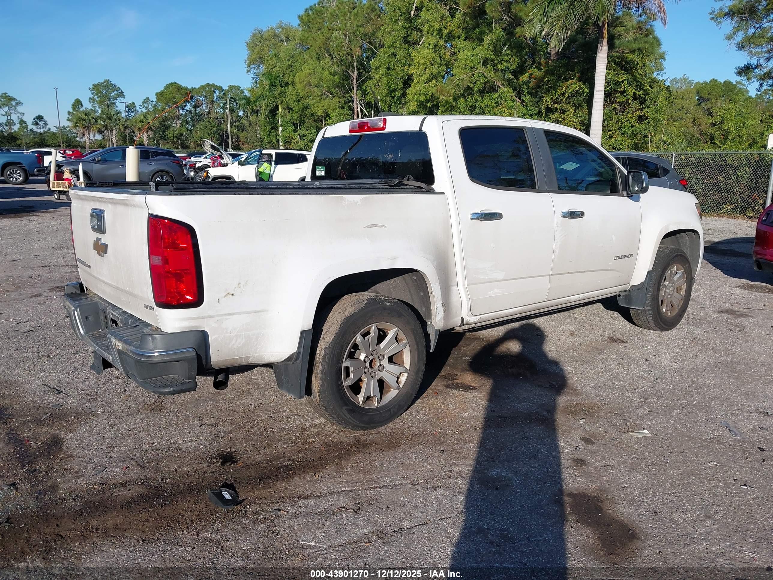 CHEVROLET COLORADO image 4
