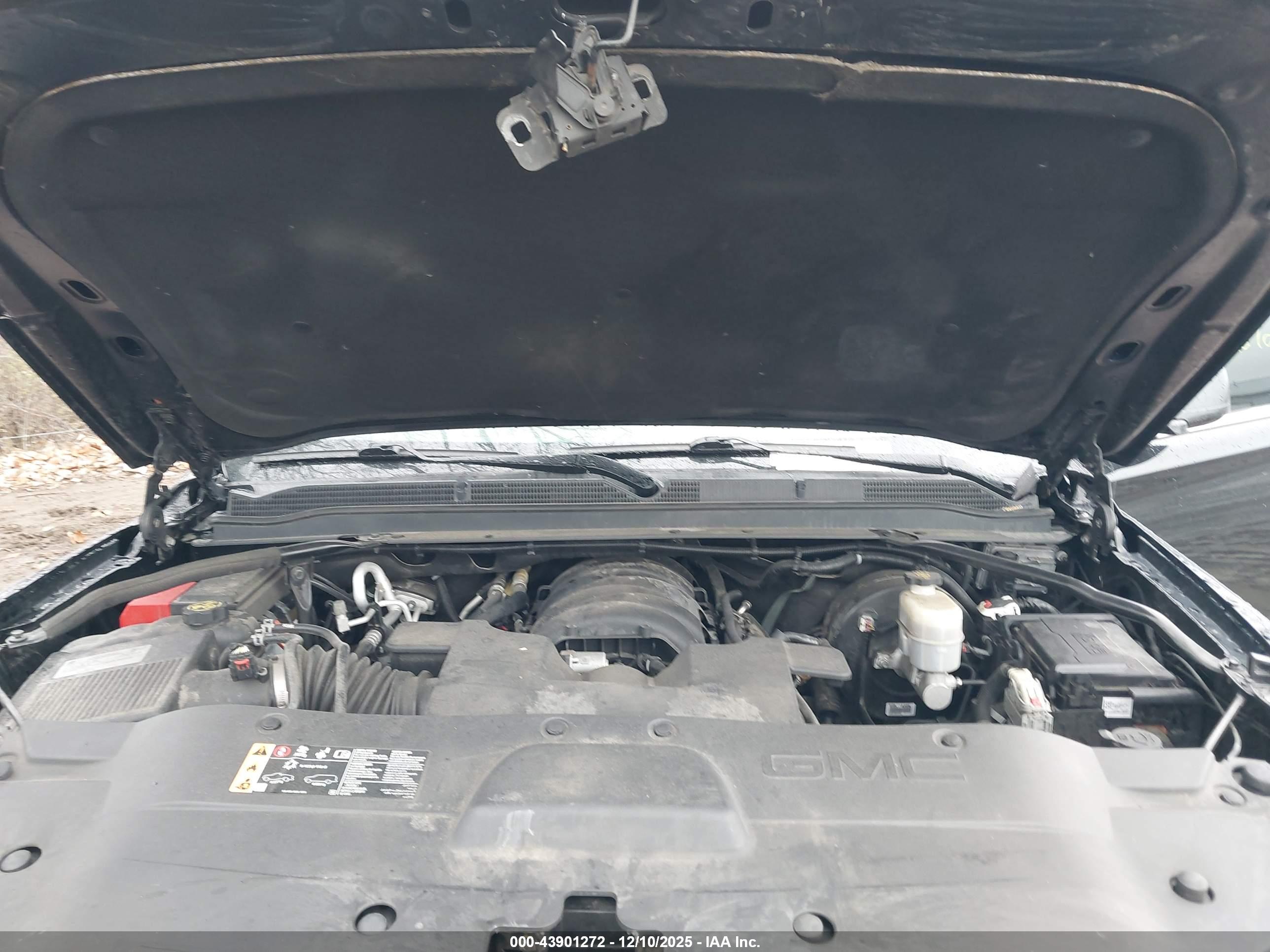 GMC YUKON image 10
