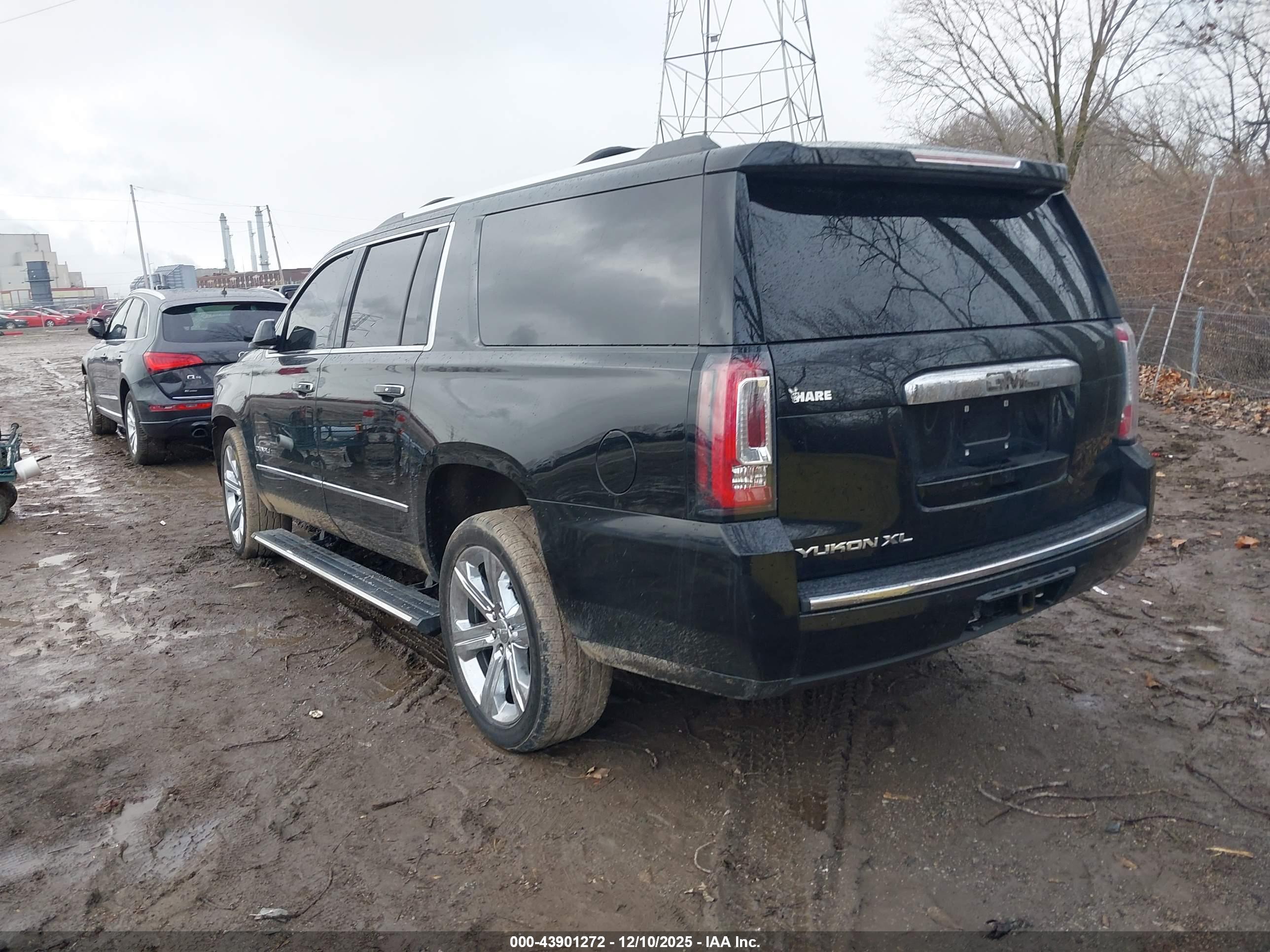 GMC YUKON image 3
