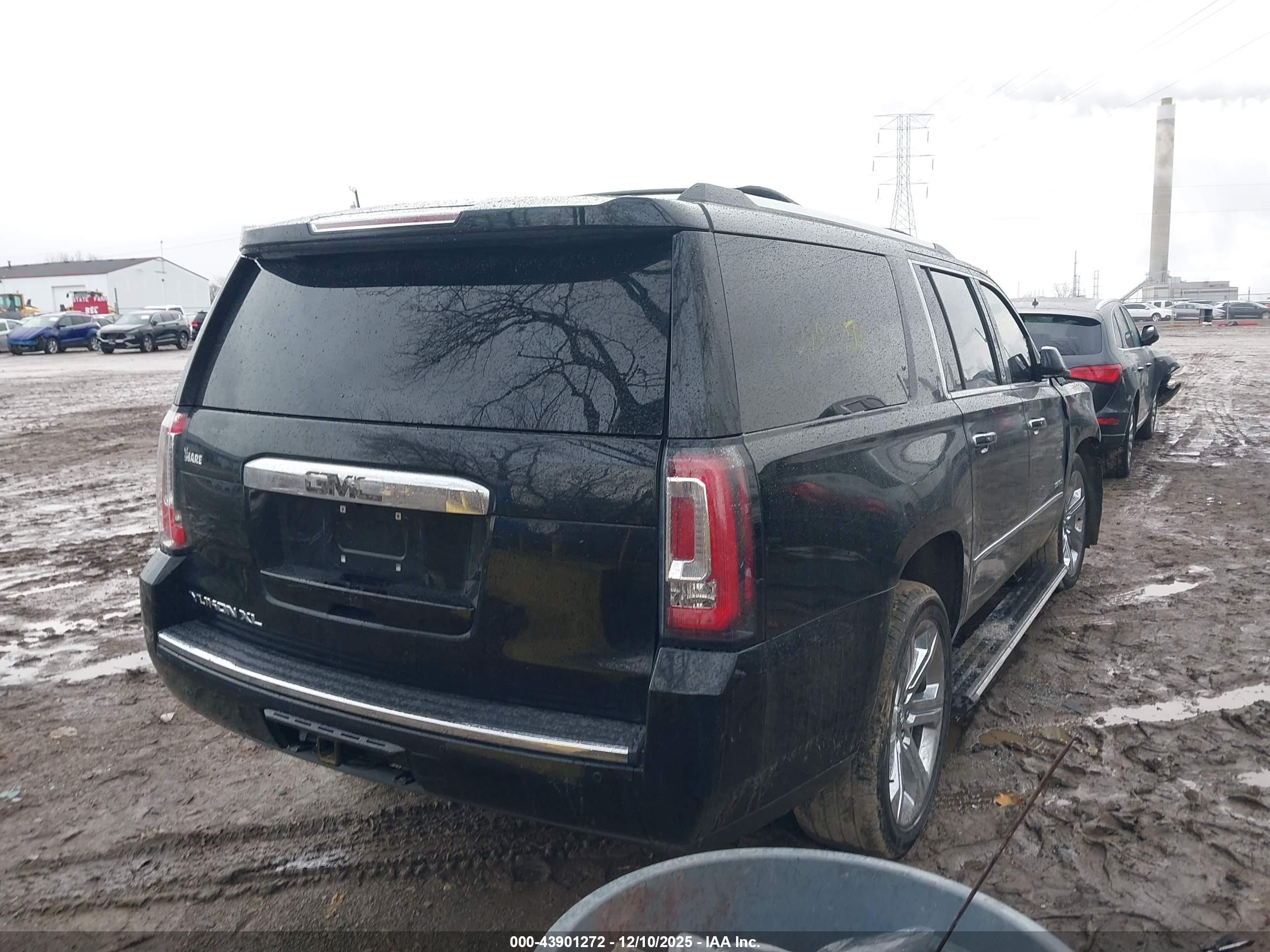 GMC YUKON image 4