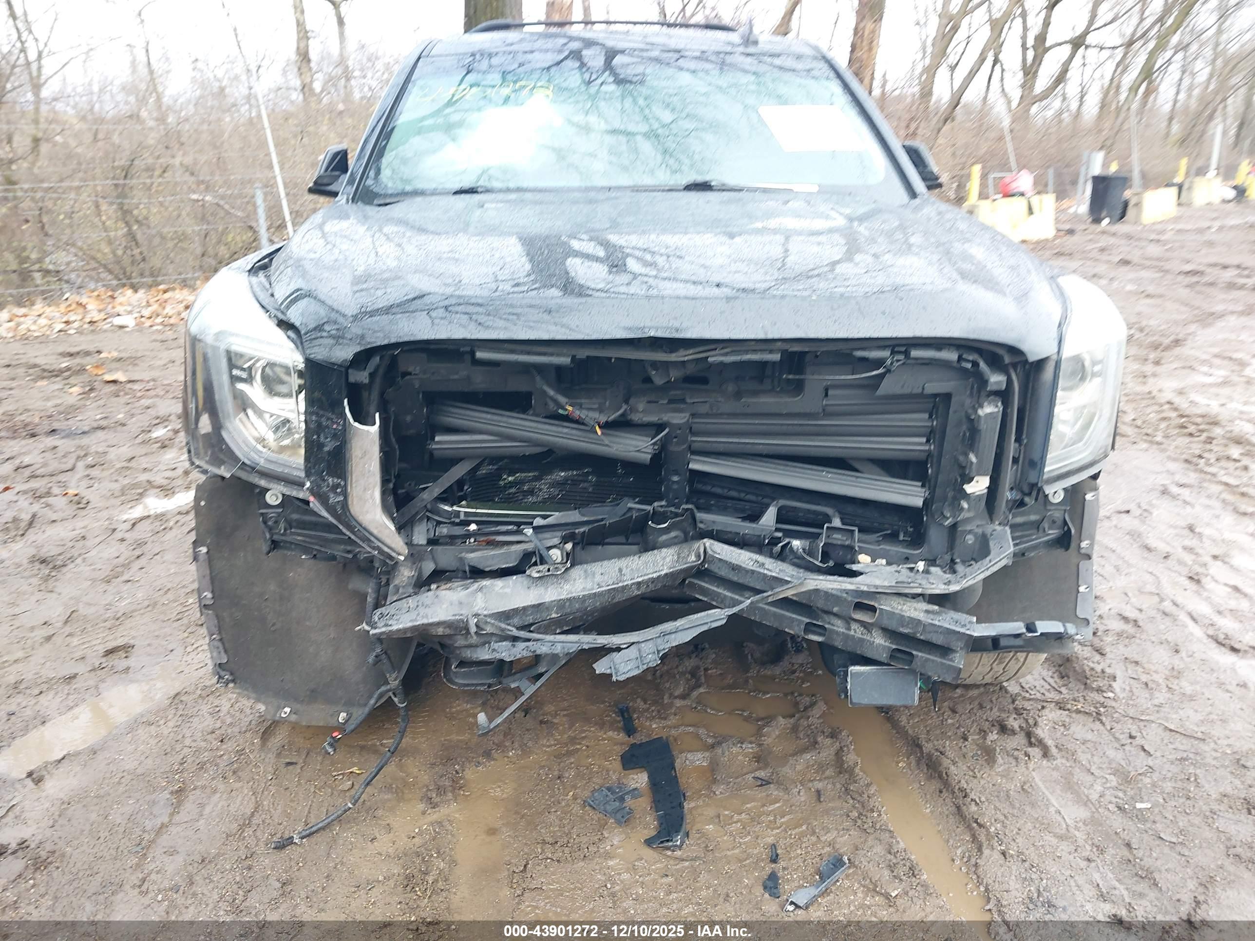 GMC YUKON image 6