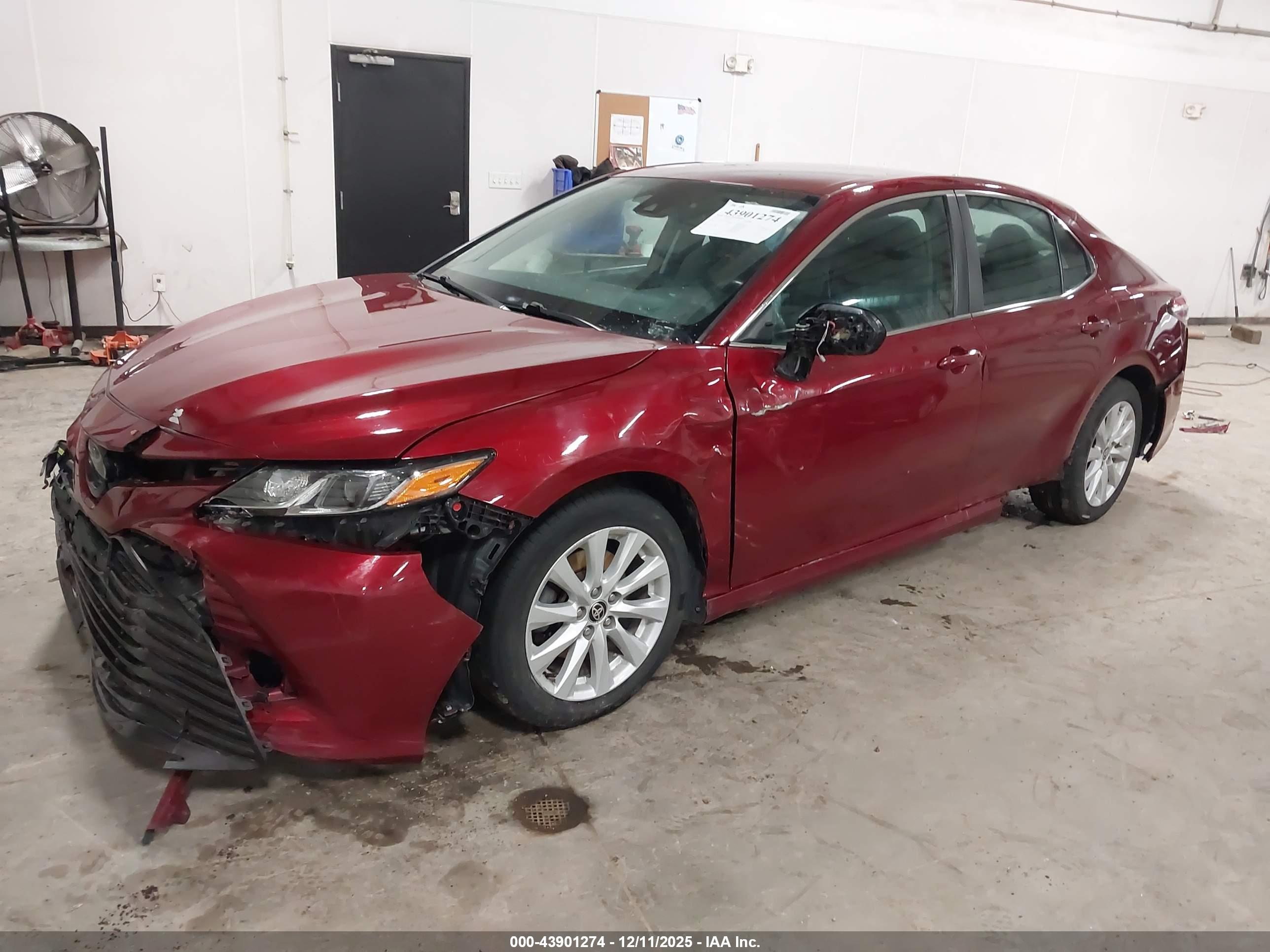 TOYOTA CAMRY image 2
