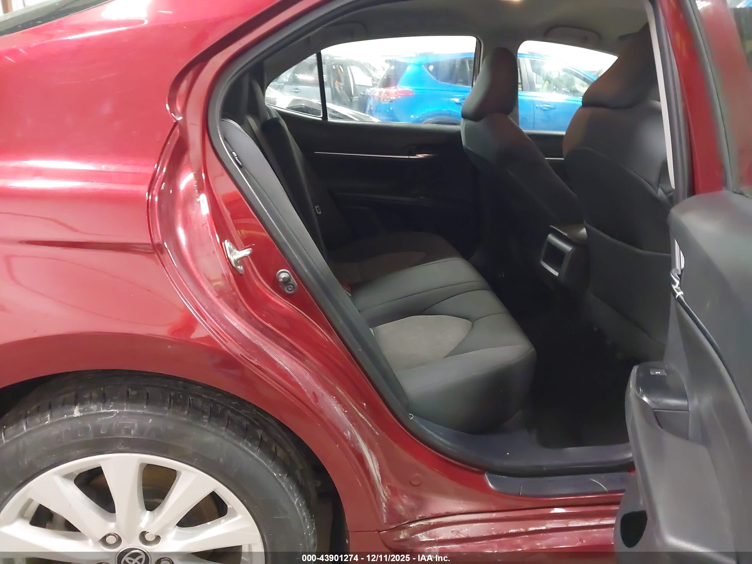 TOYOTA CAMRY image 8