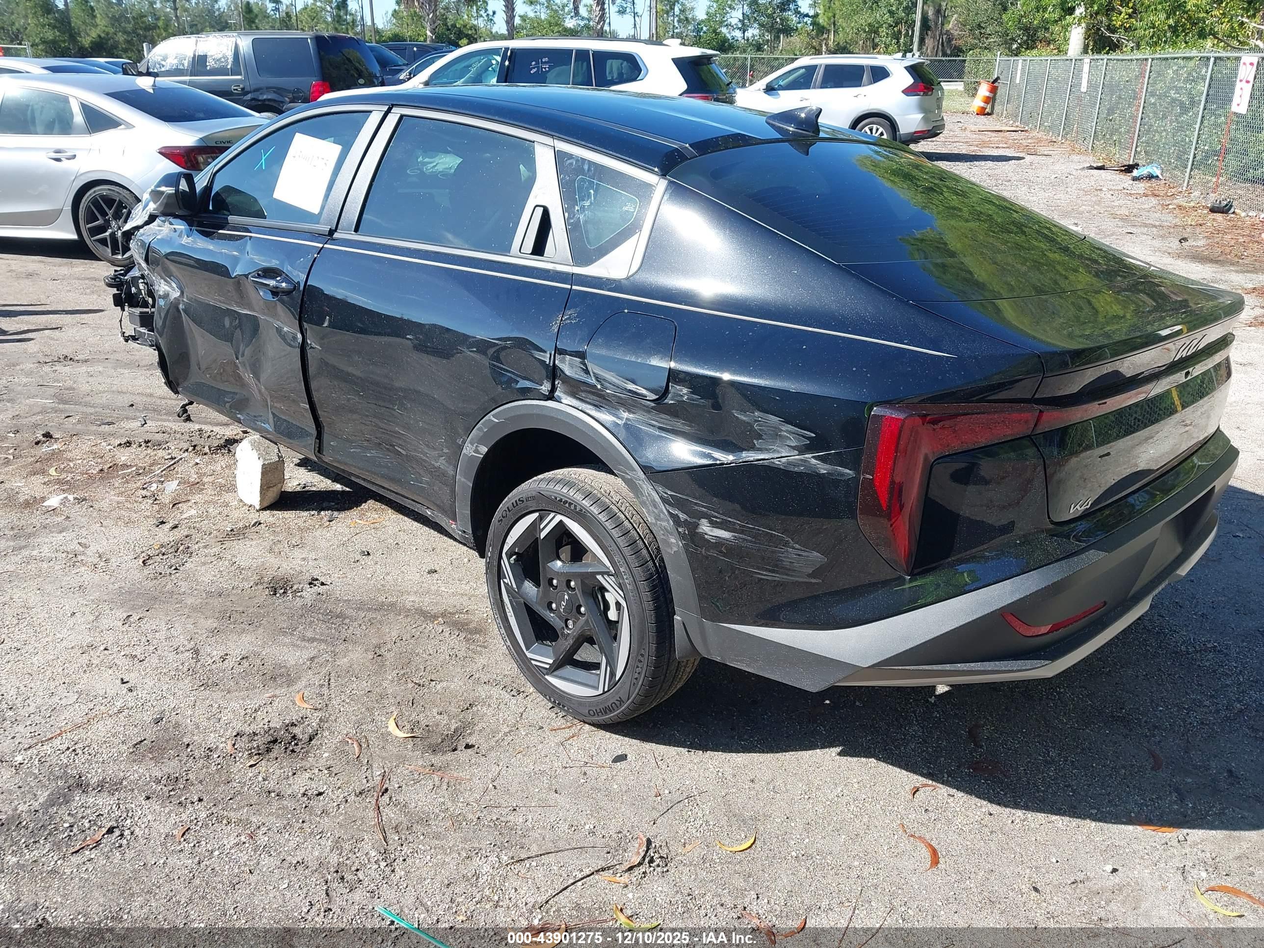 KIA K4 image 3