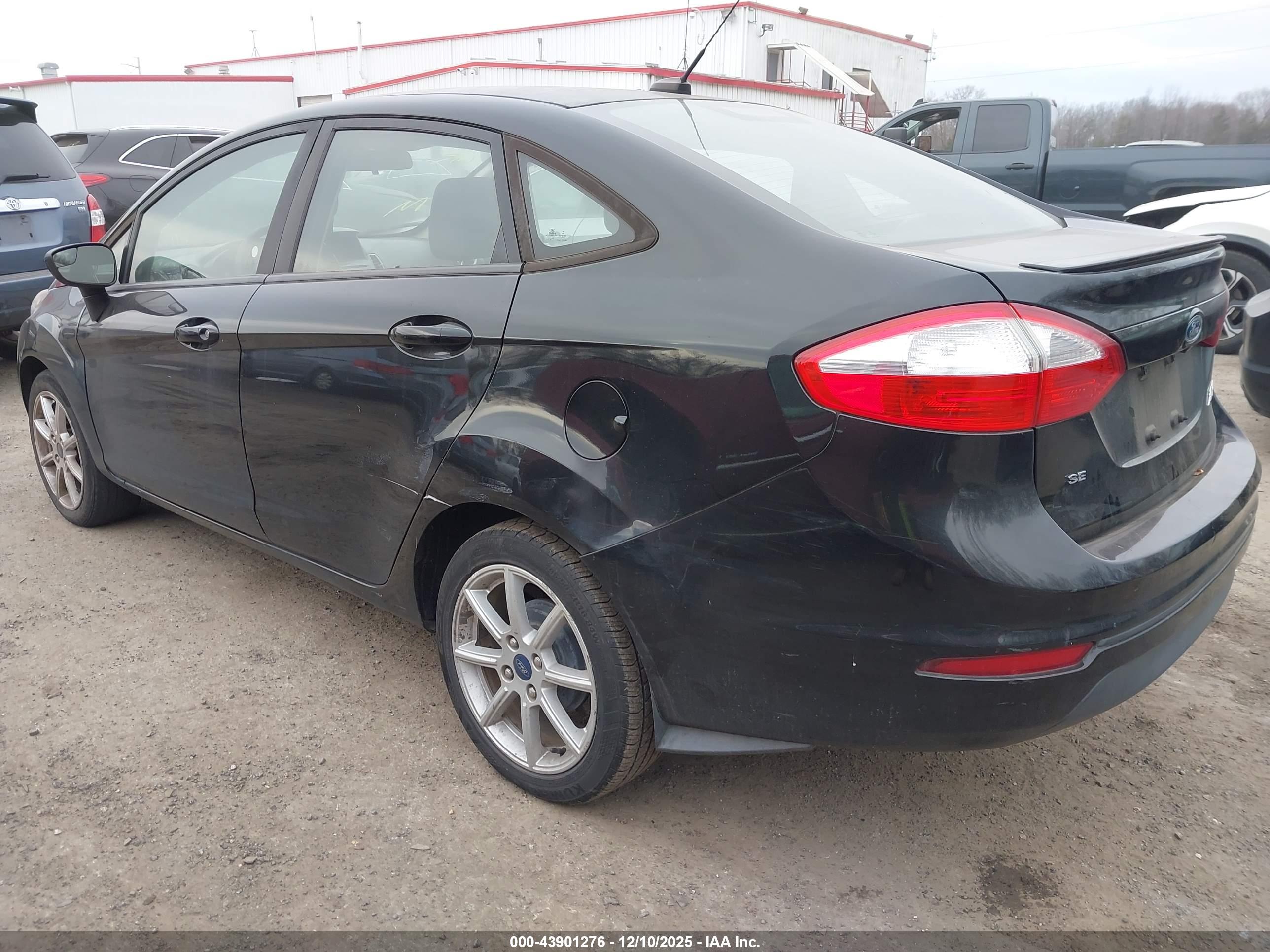 FORD FIESTA image 3