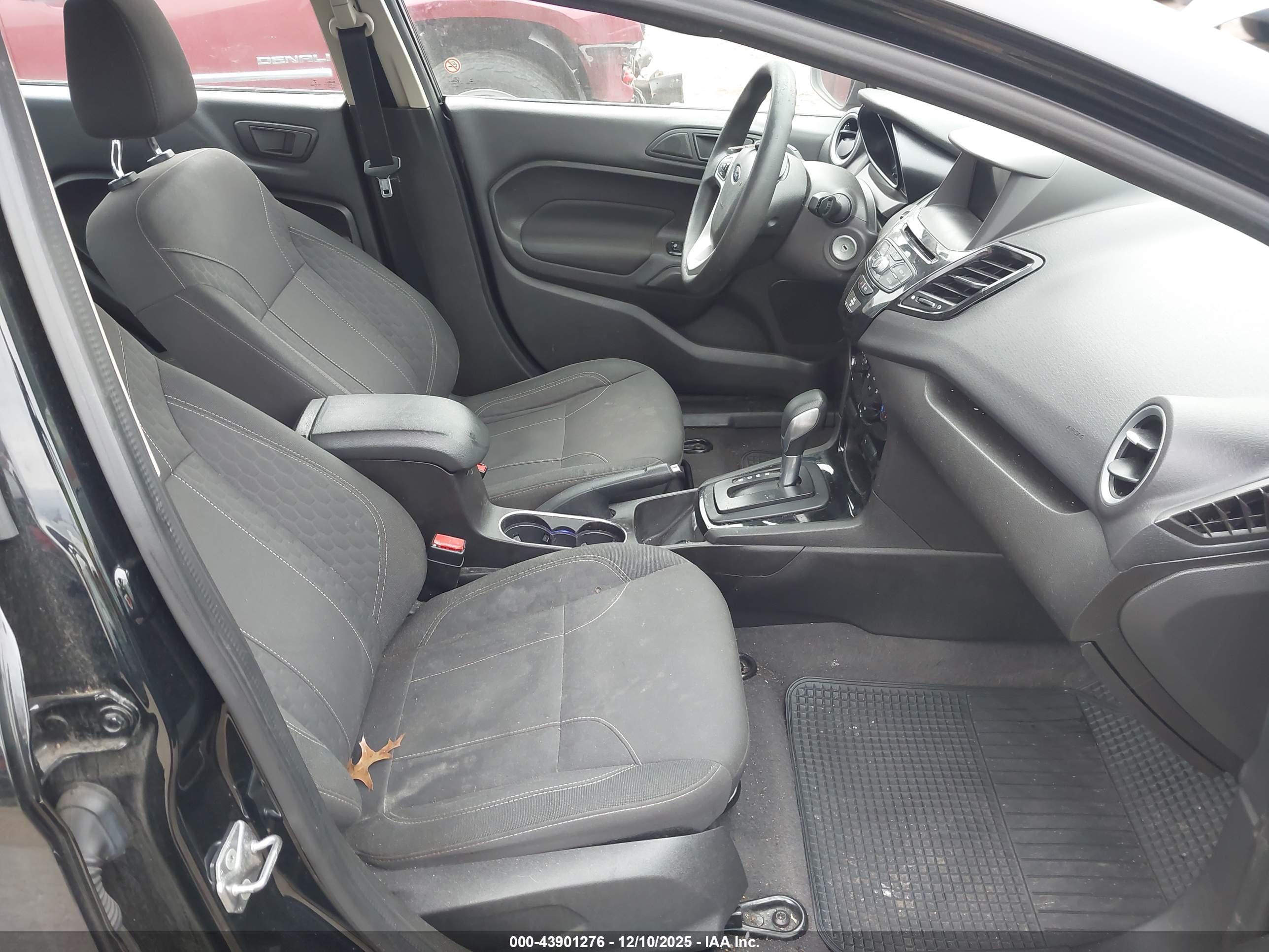 FORD FIESTA image 5