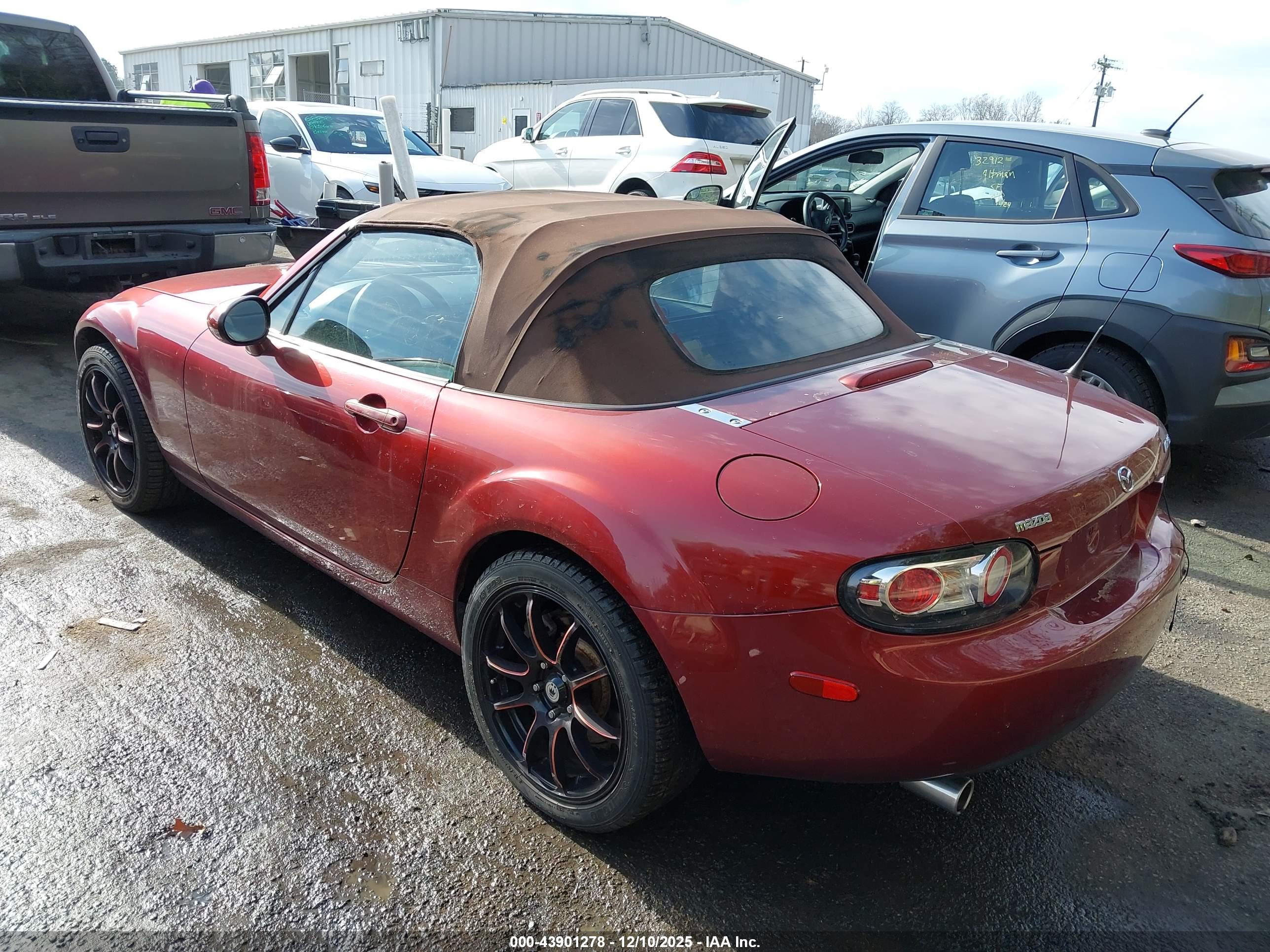 MAZDA MX-5 image 3
