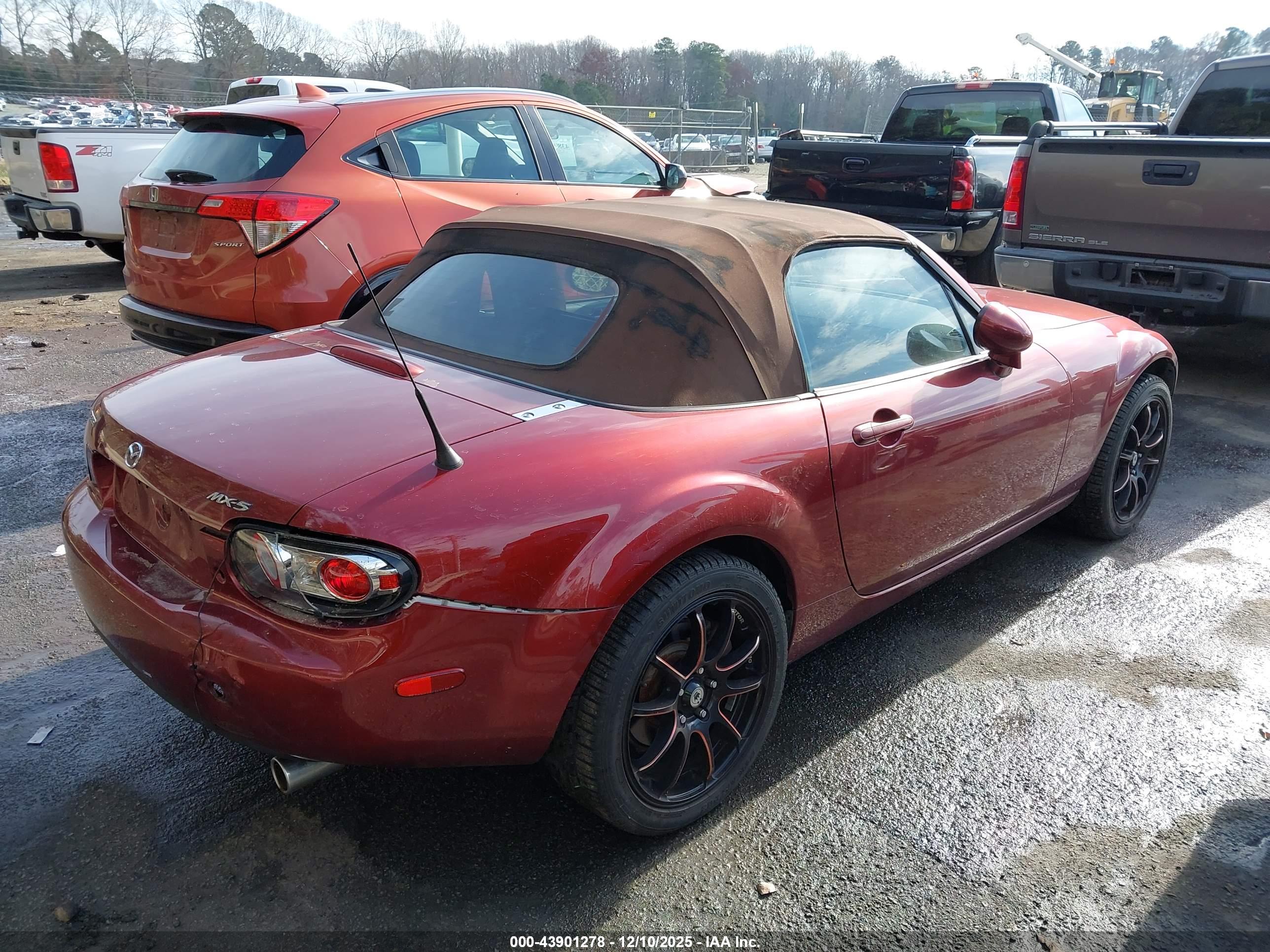 MAZDA MX-5 image 4