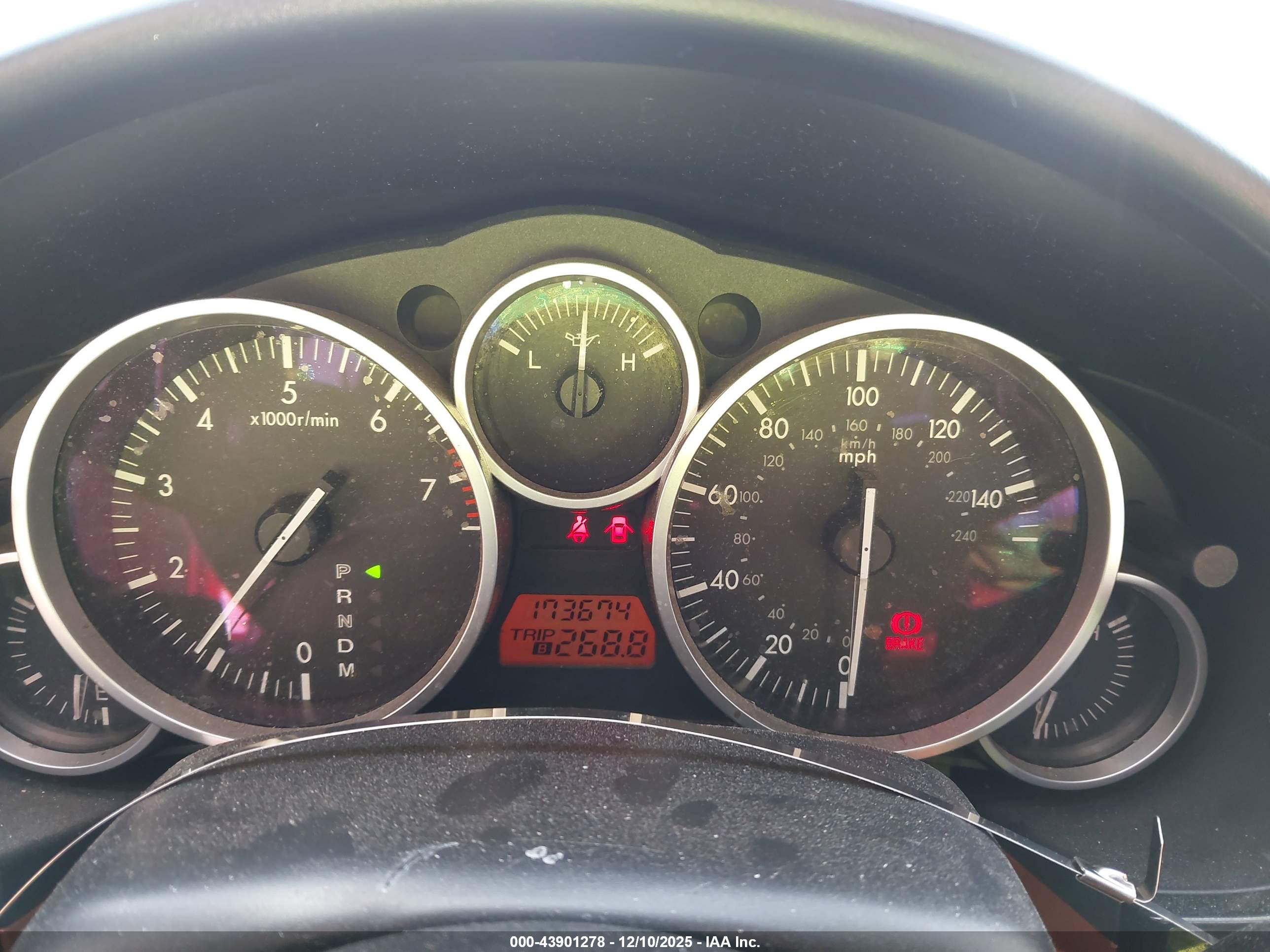 MAZDA MX-5 image 7